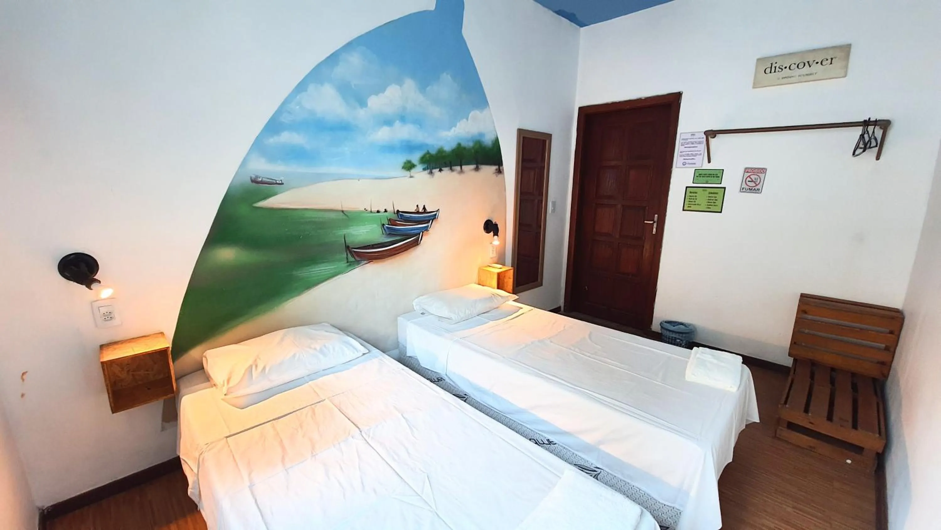 Photo of the whole room, Bed in Local Hostel Manaus