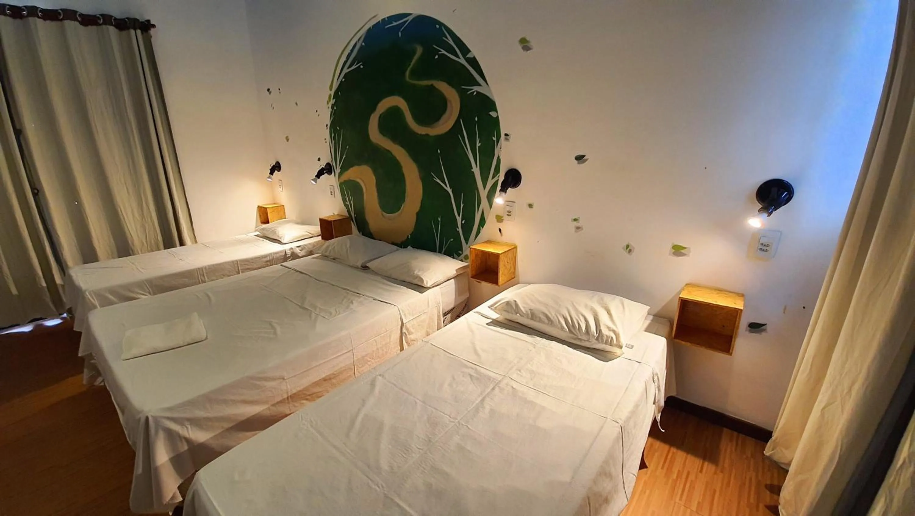 Photo of the whole room, Bed in Local Hostel Manaus