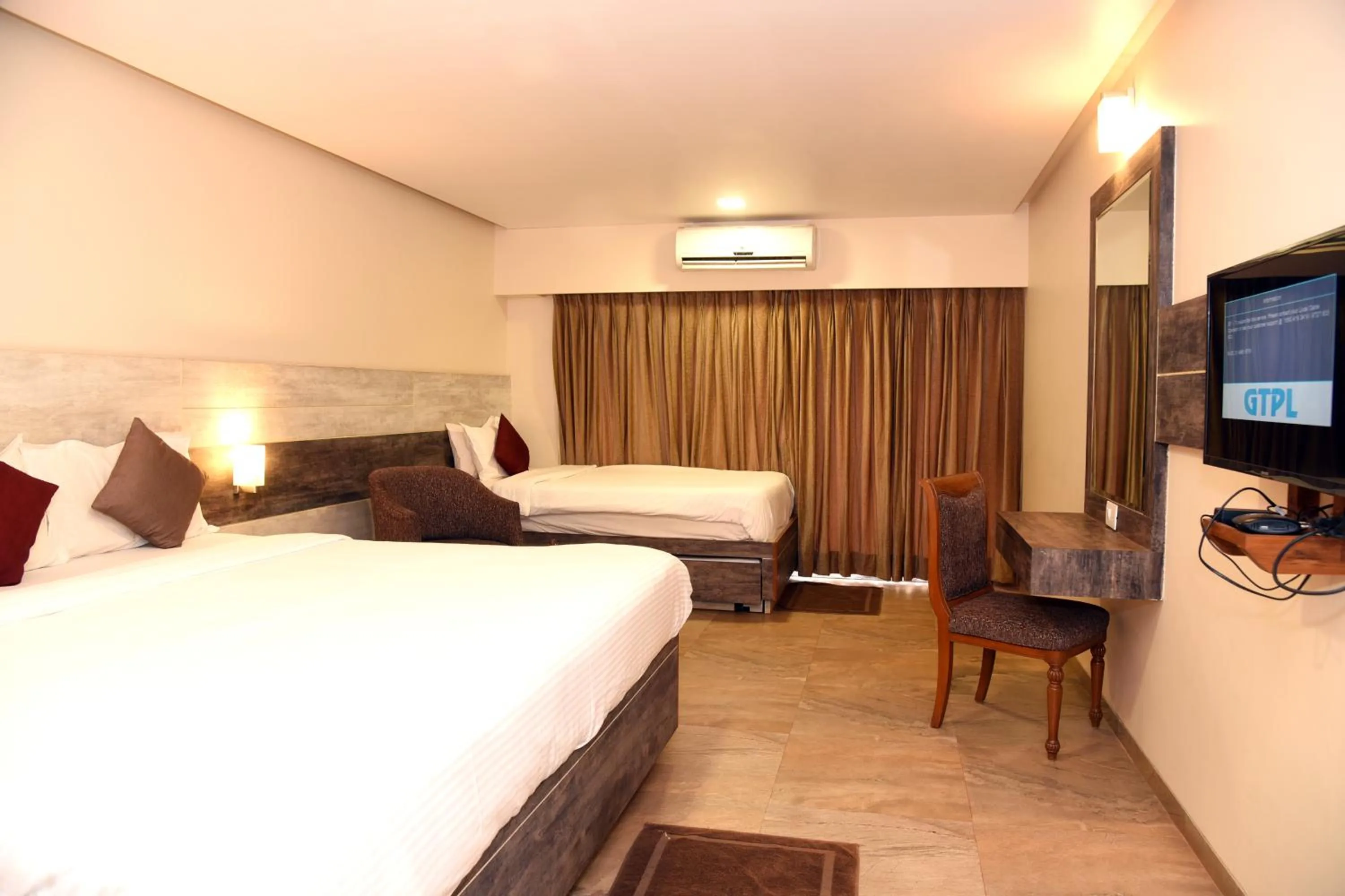 Photo of the whole room, Bed in Blue Country Resort