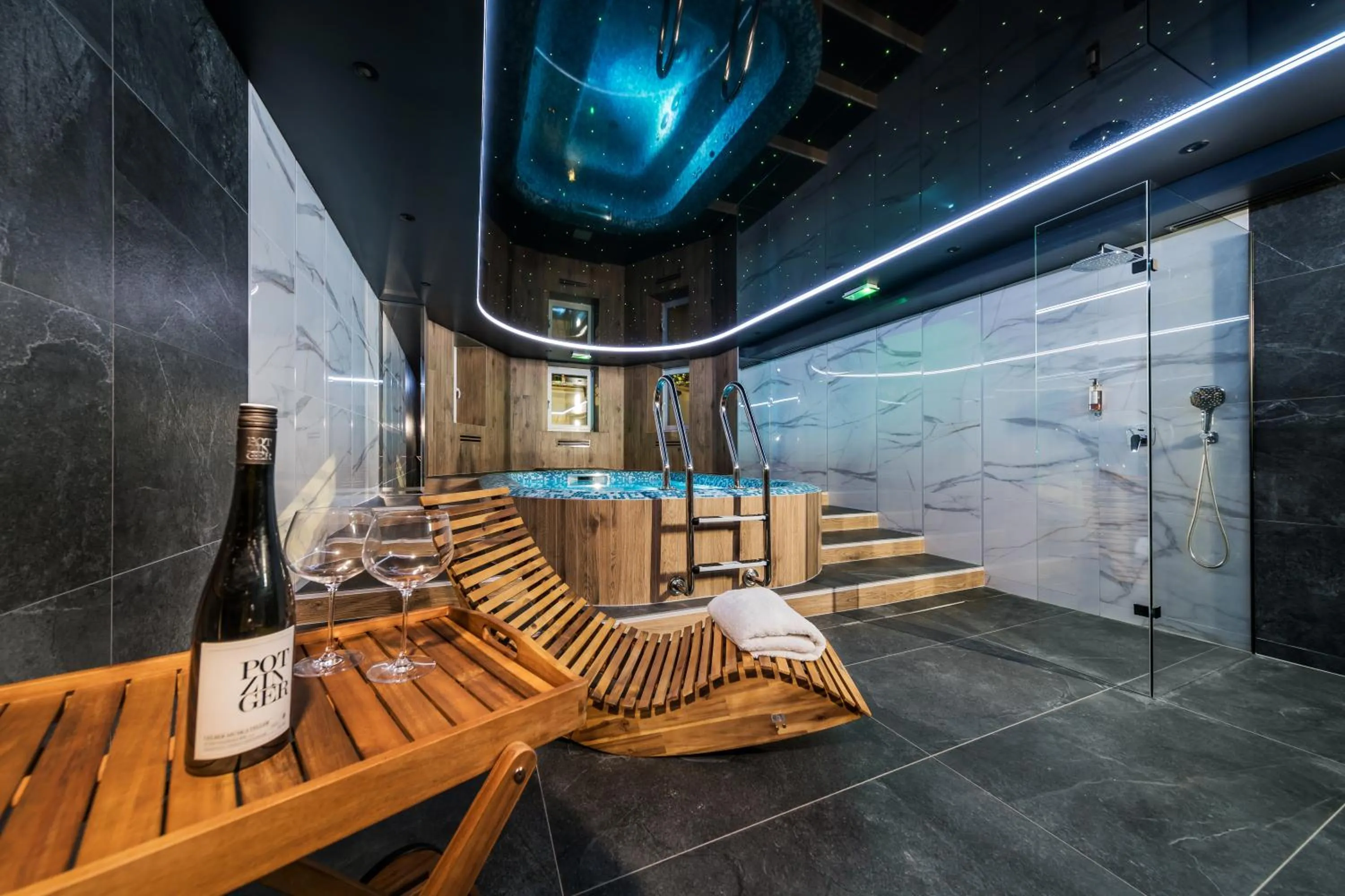 Hot Tub in H Aparthotel