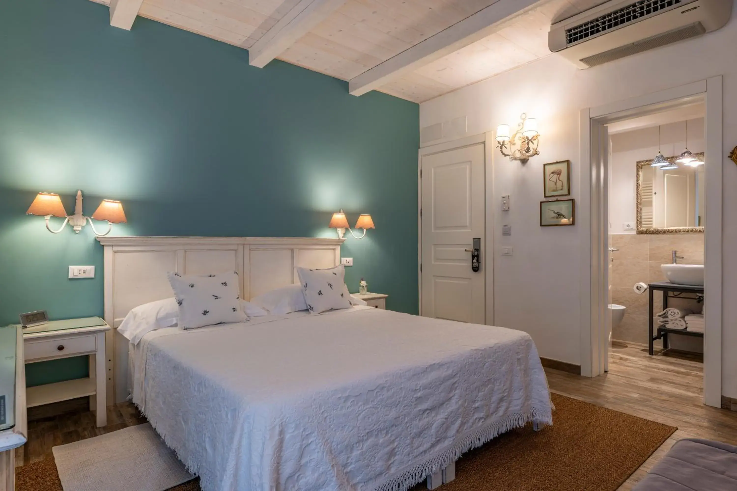 Deluxe Double Room in Villa Valentina Deluxe Double Room in Villa Valentina