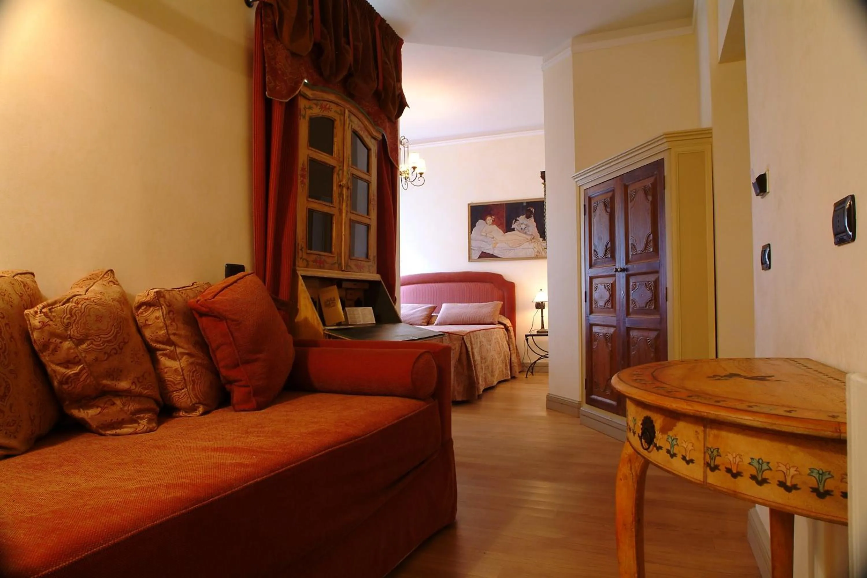 Decorative detail, Bed in Hotel Posta