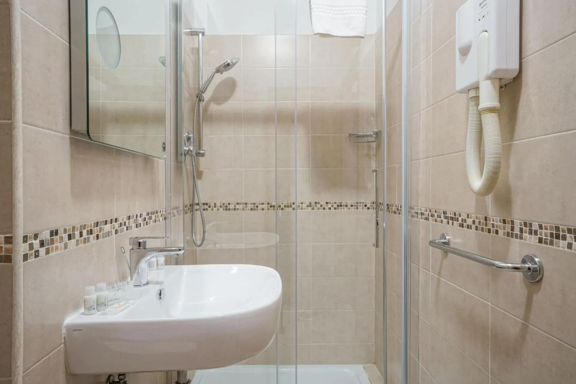 Shower in Hotel St. Moritz