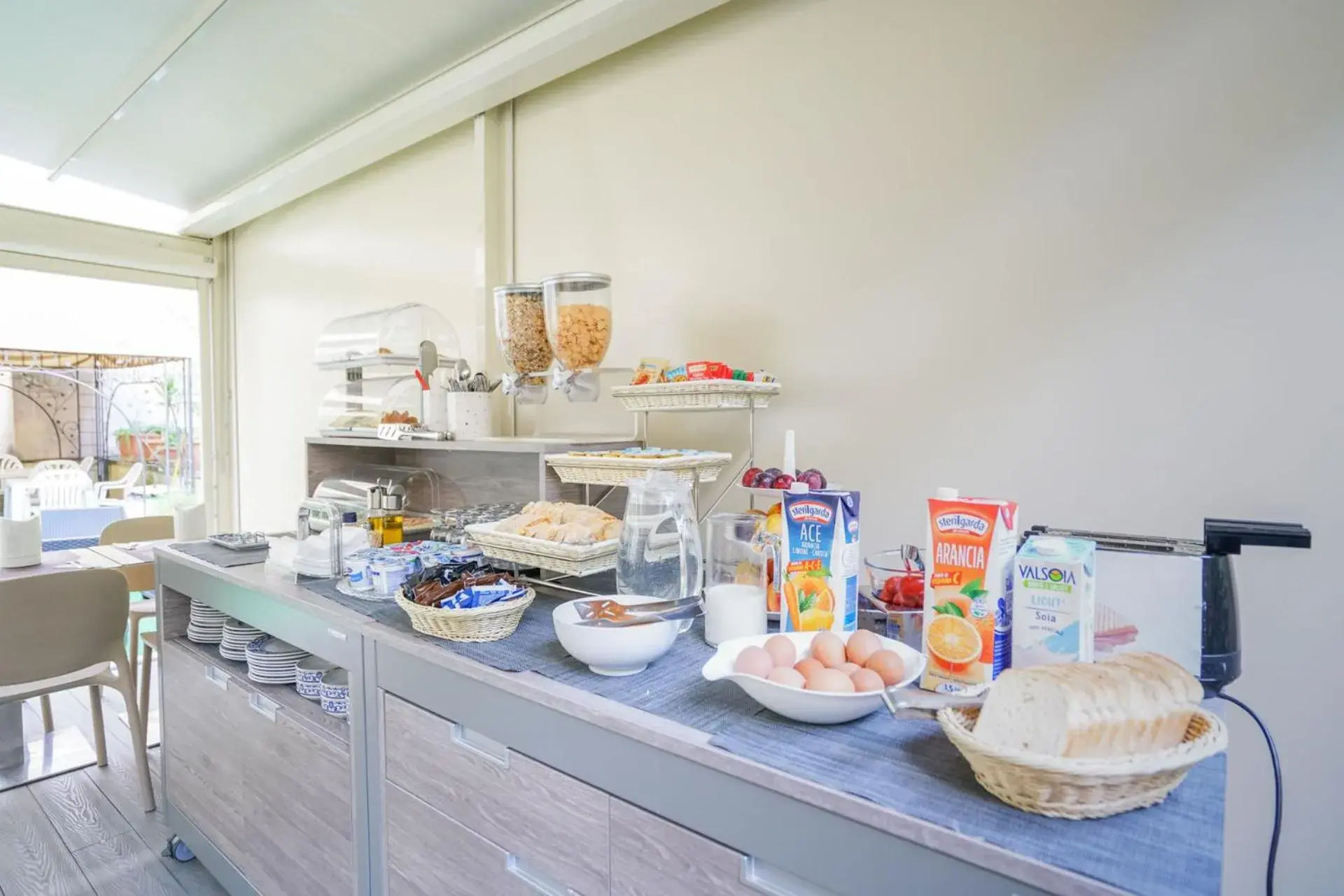 Food and drinks in Hotel St. Moritz Food and drinks in Hotel St. Moritz