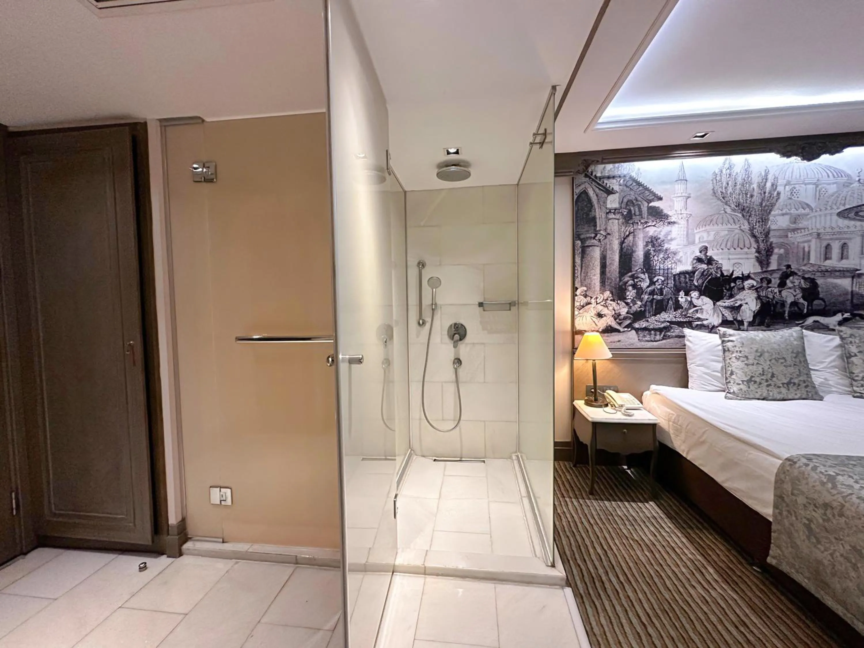 Shower, Bed in Pierre Loti Hotel Old City- Special Category