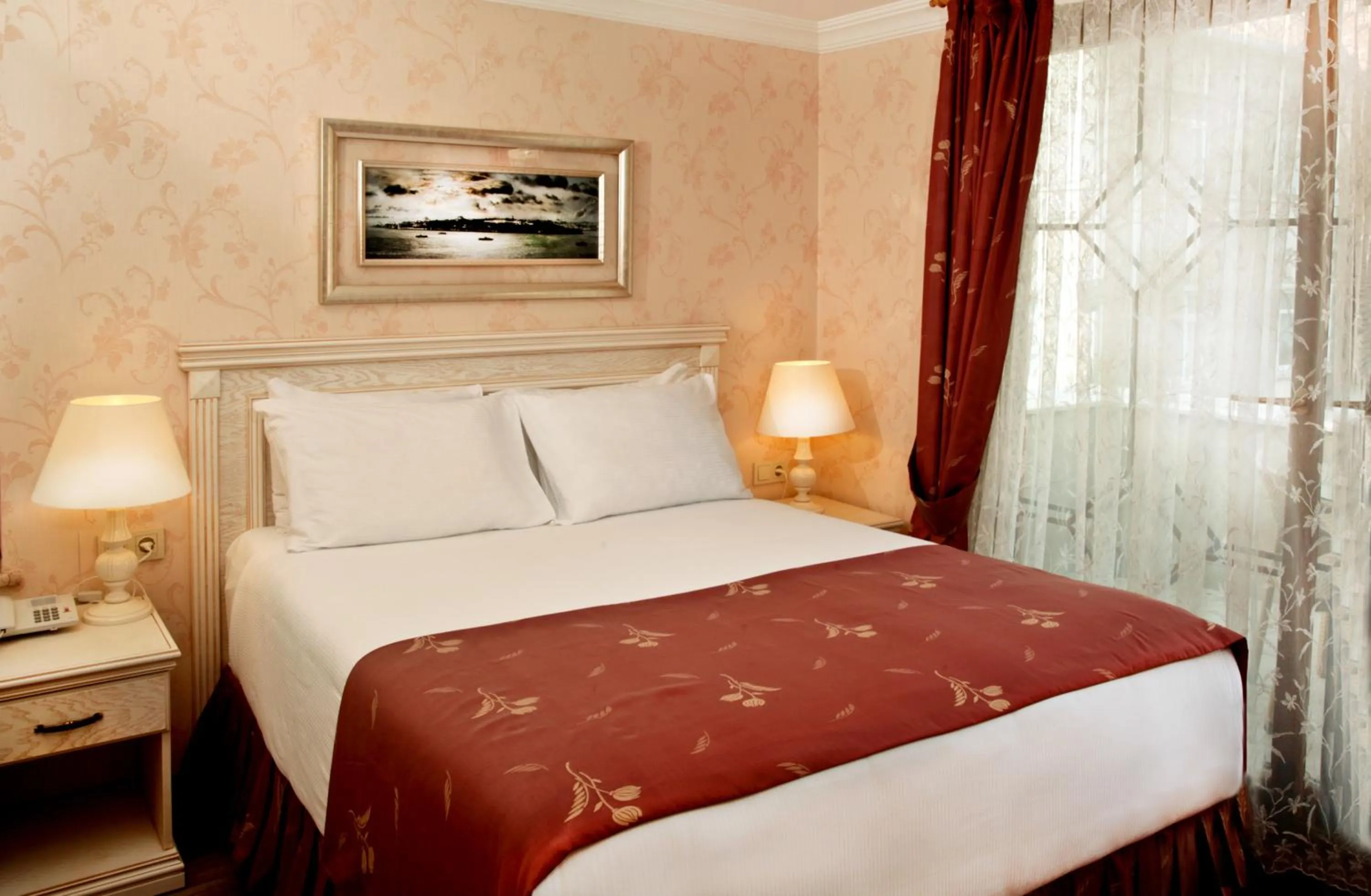 Bed in Sultanahmet Suites