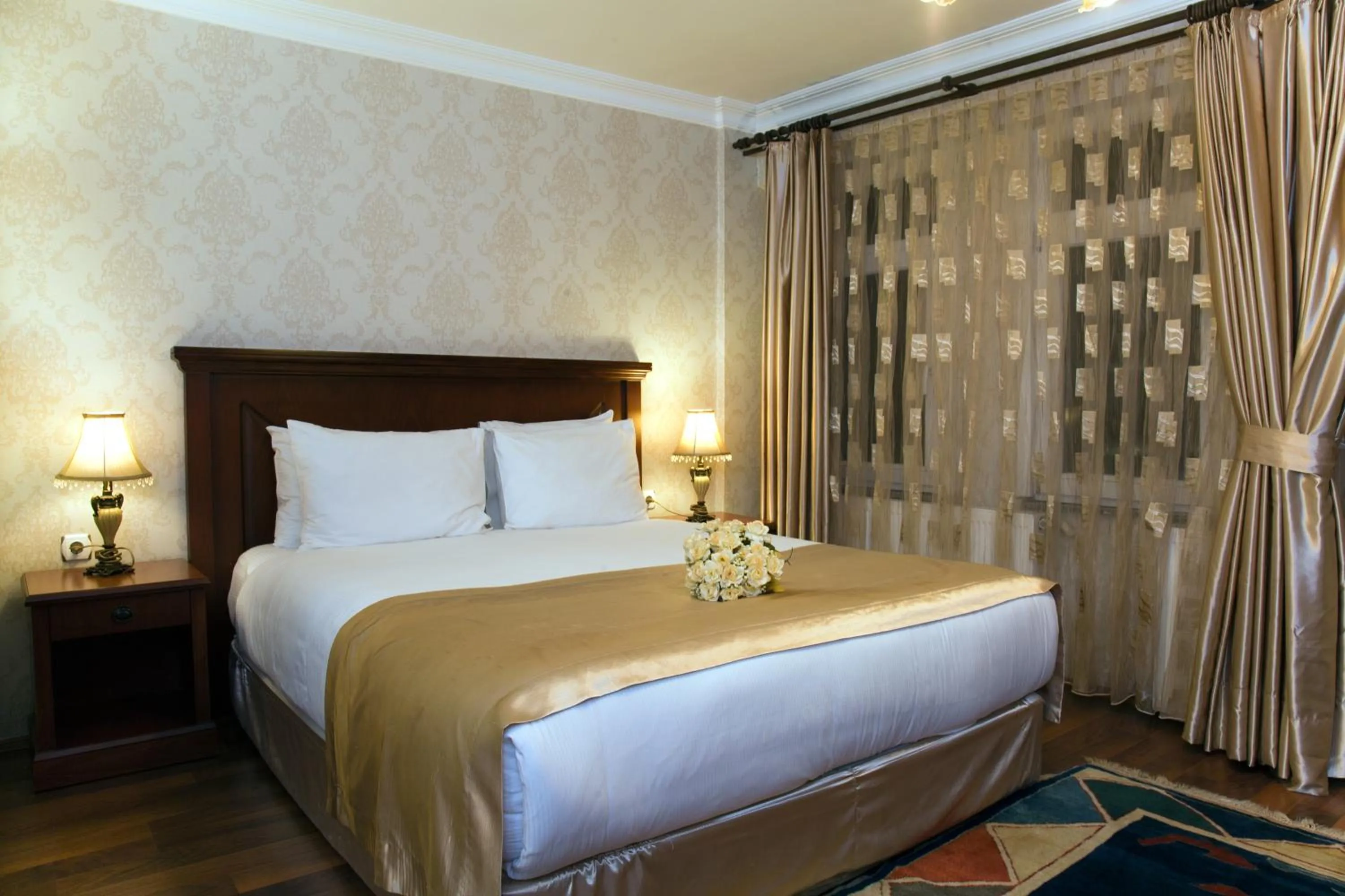 Bed in Sultanahmet Suites