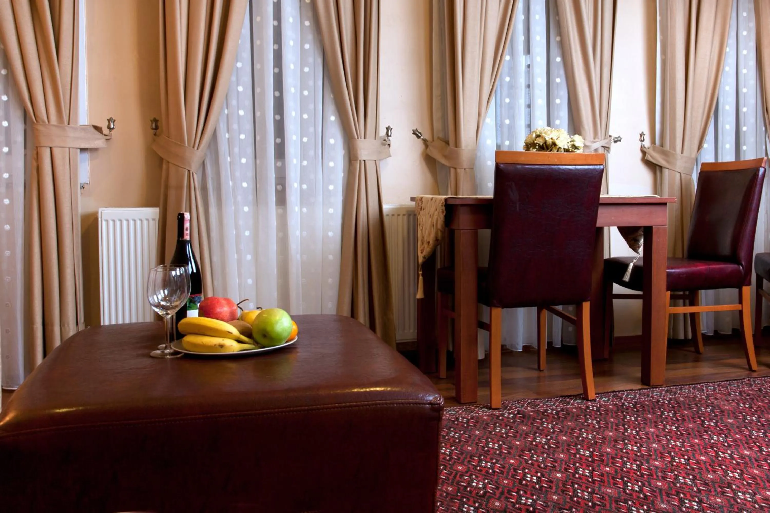 Dining area in Sultanahmet Suites