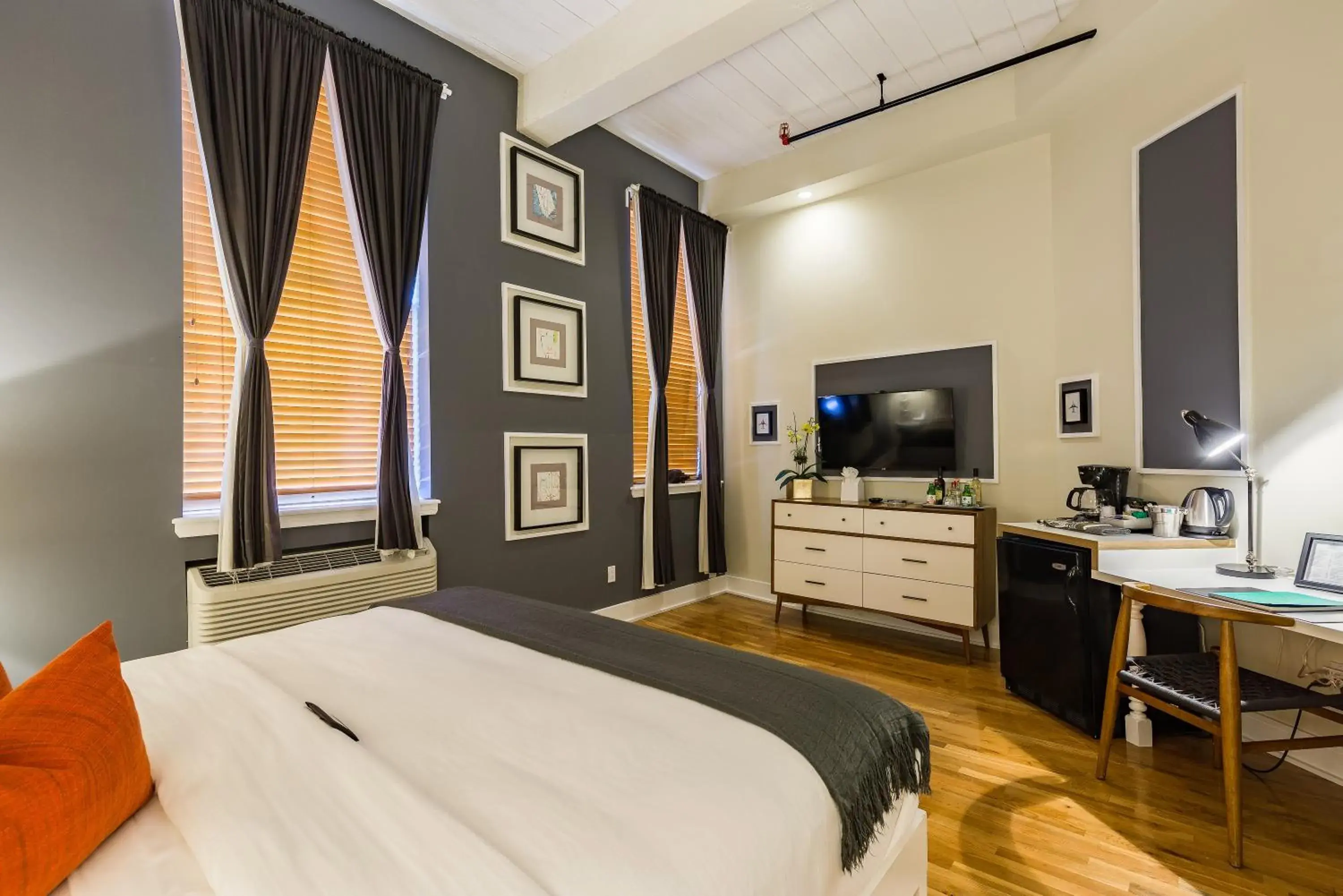 Bed in Henry Norman Hotel Bed in Henry Norman Hotel