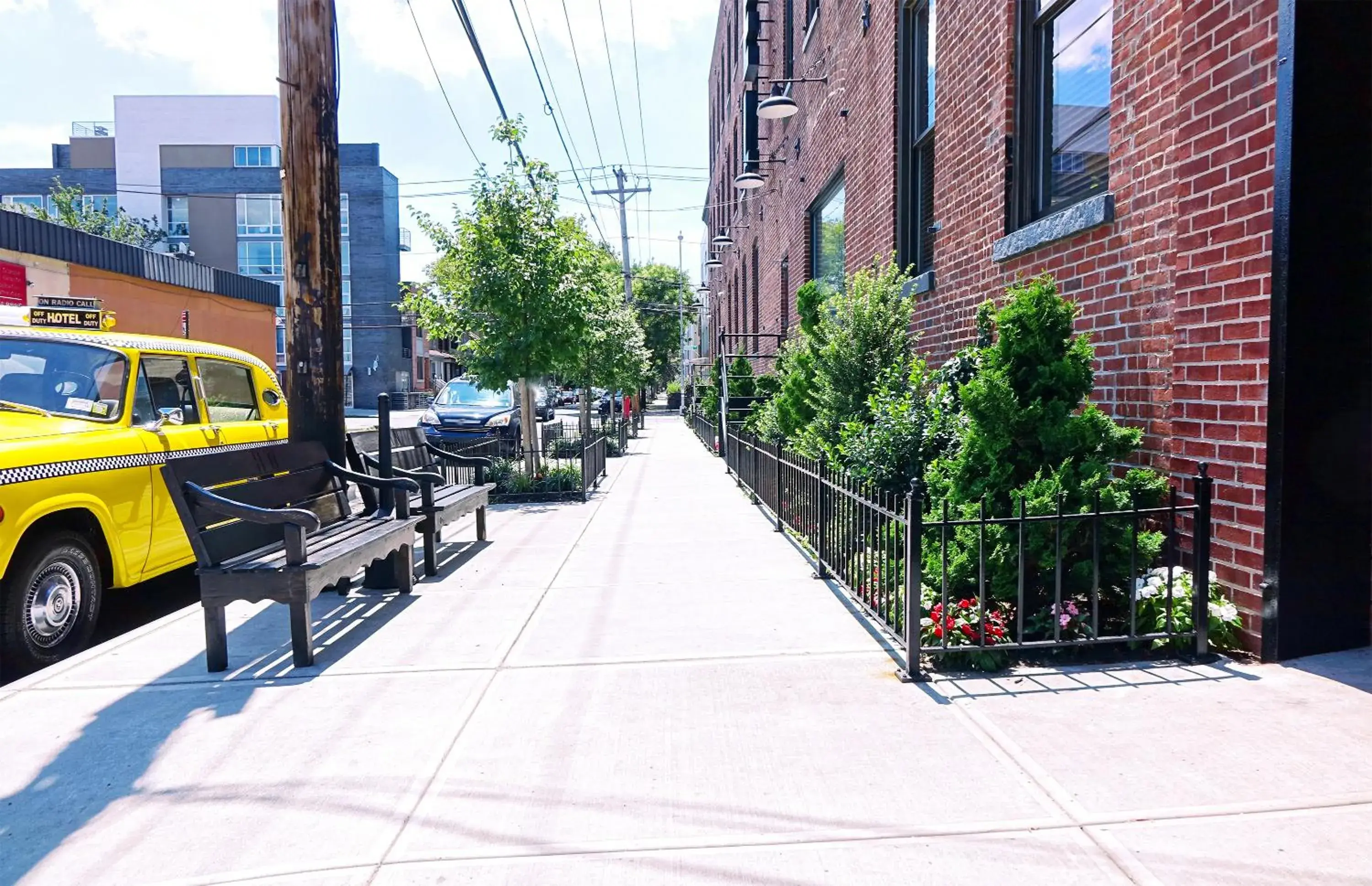 Facade/entrance in Henry Norman Hotel Facade/entrance in Henry Norman Hotel