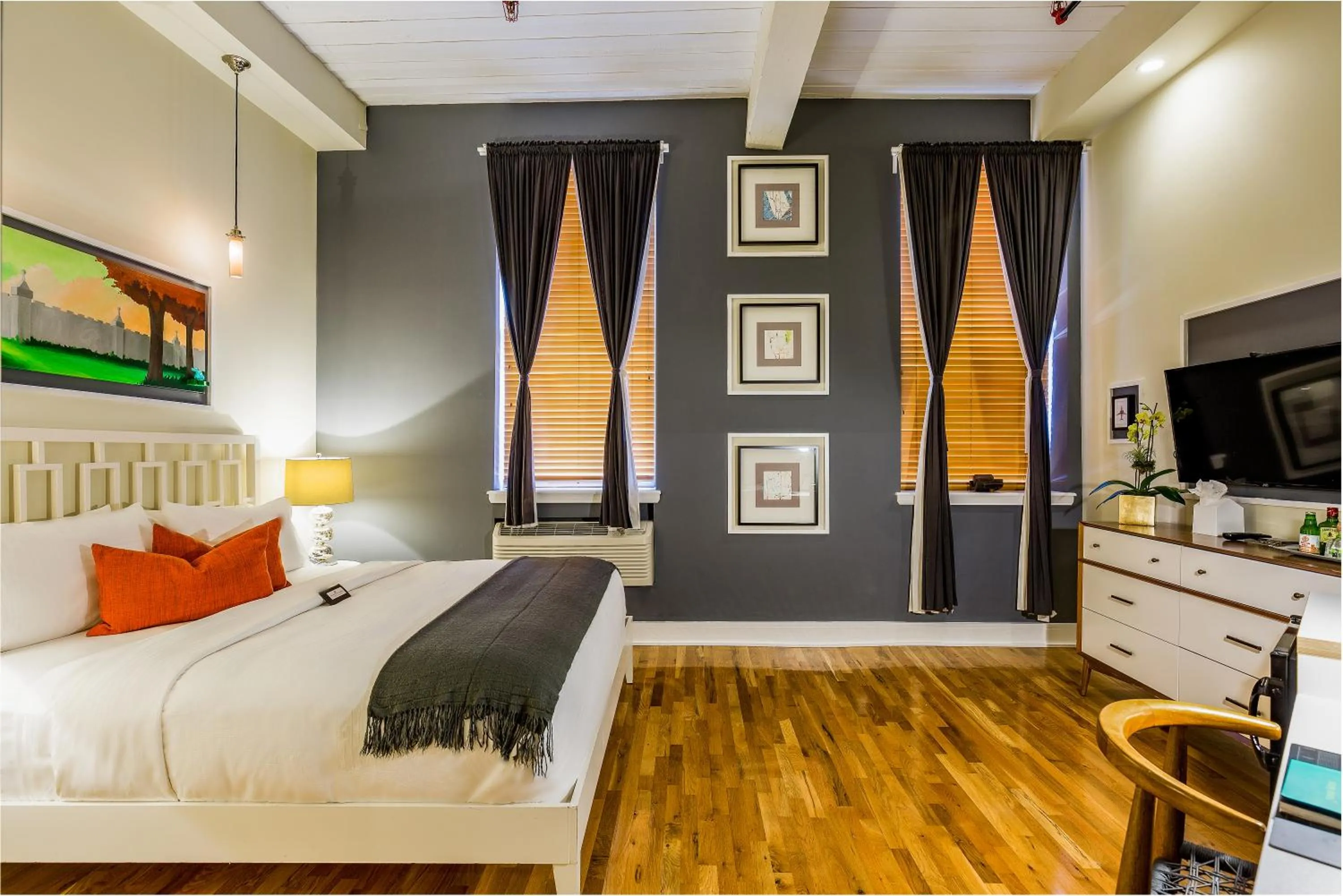 Bed in Henry Norman Hotel