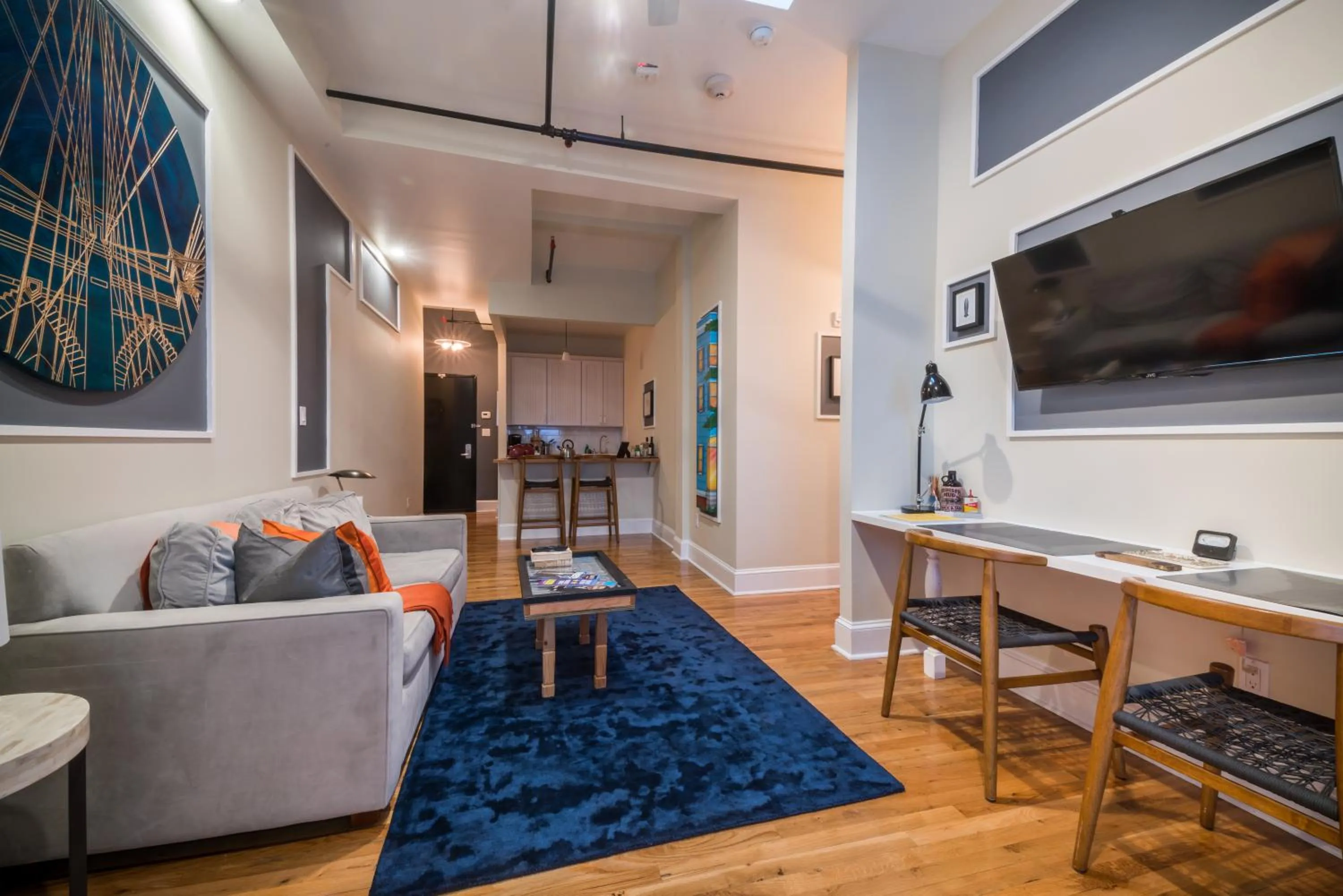 TV and multimedia in Henry Norman Hotel