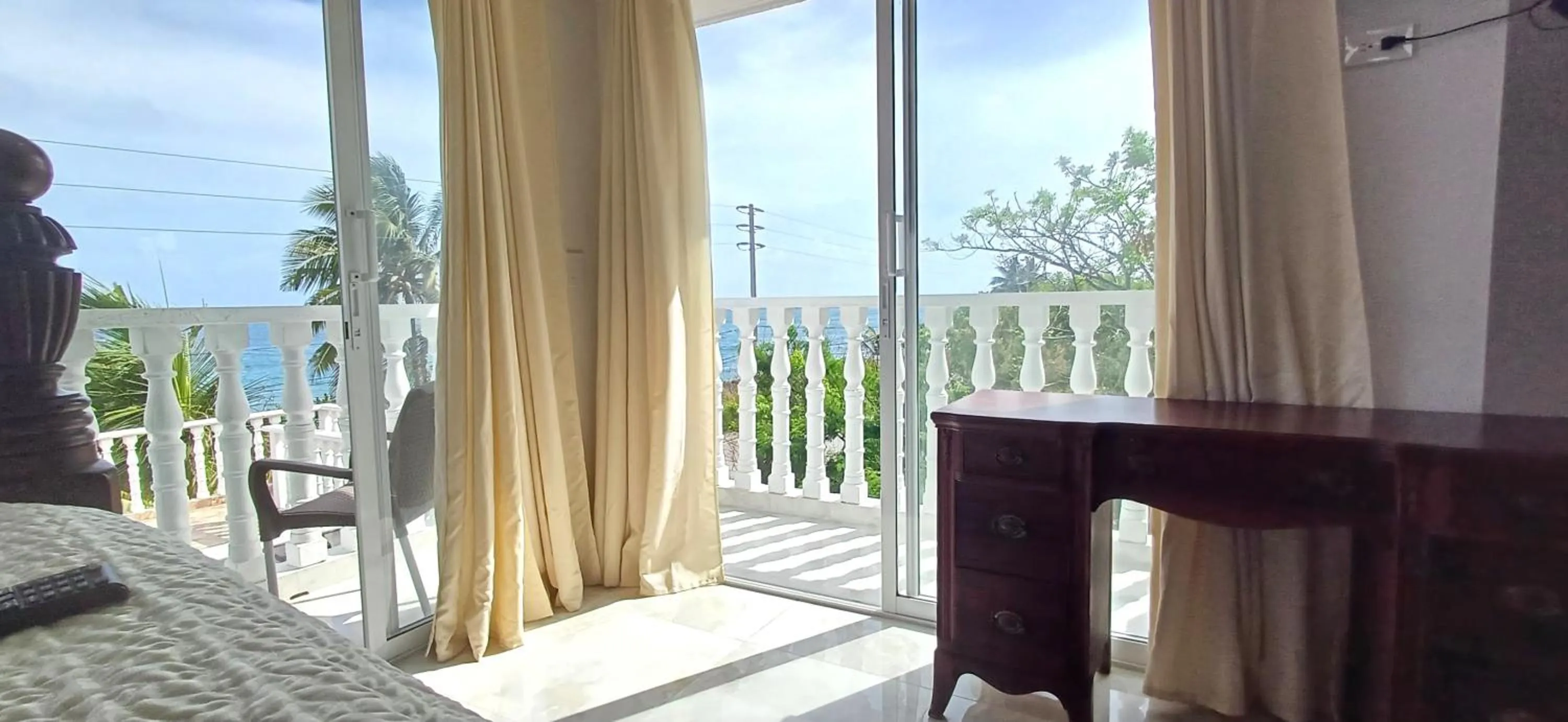 Bed in Sunset Paradise