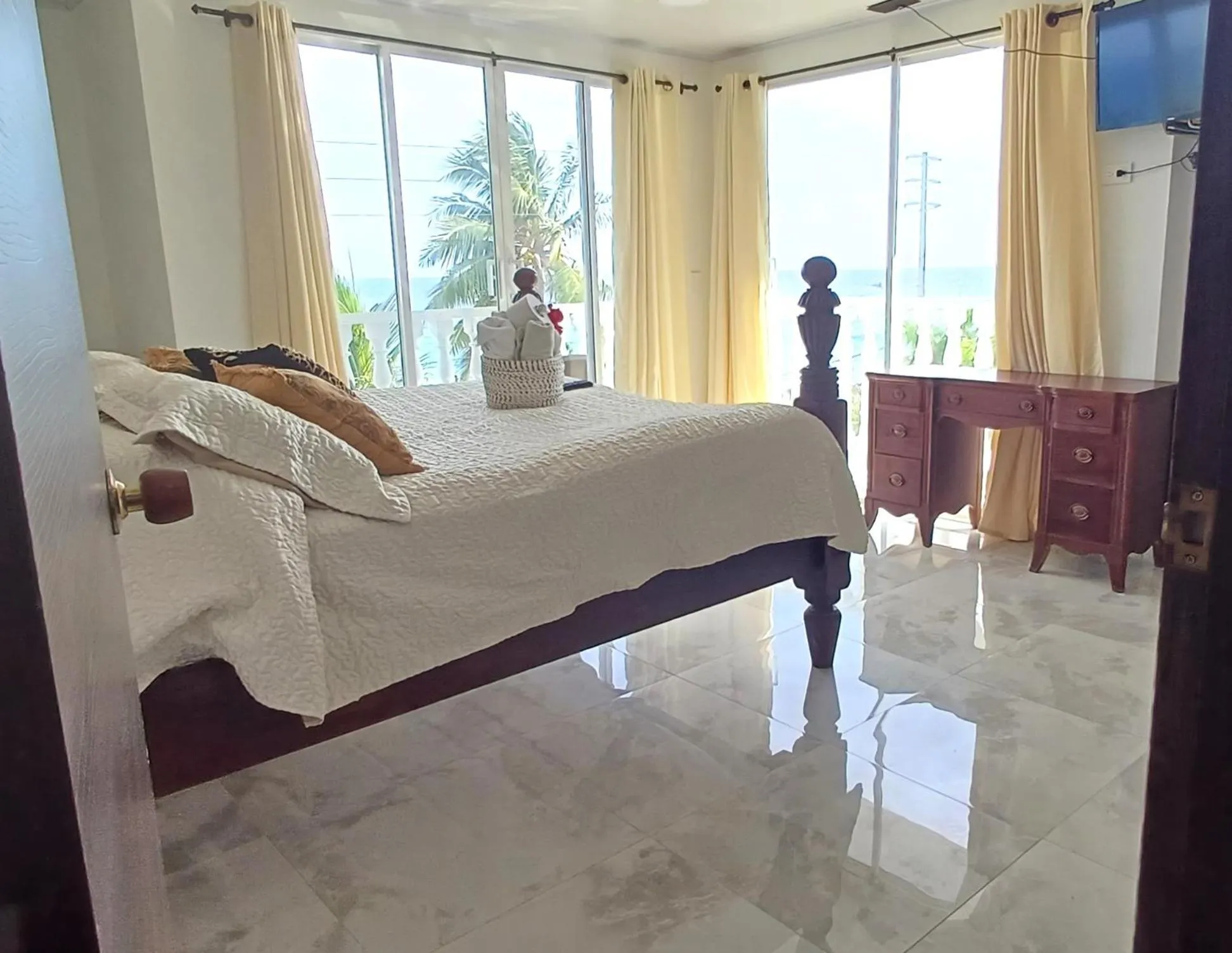 Bed in Sunset Paradise