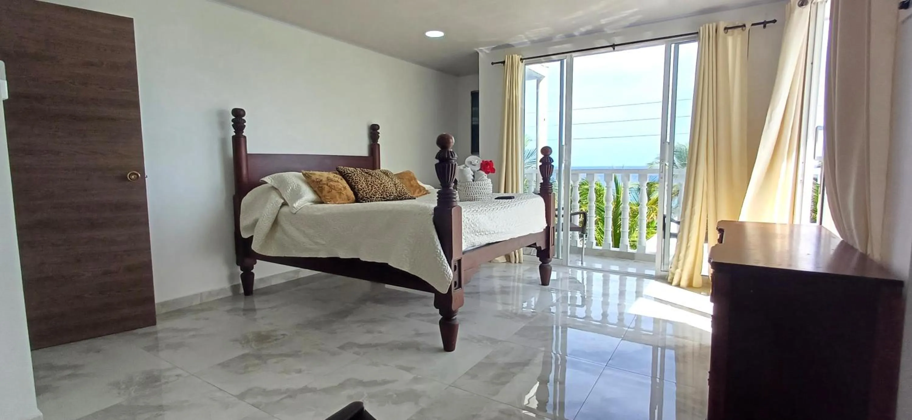 Bed in Sunset Paradise