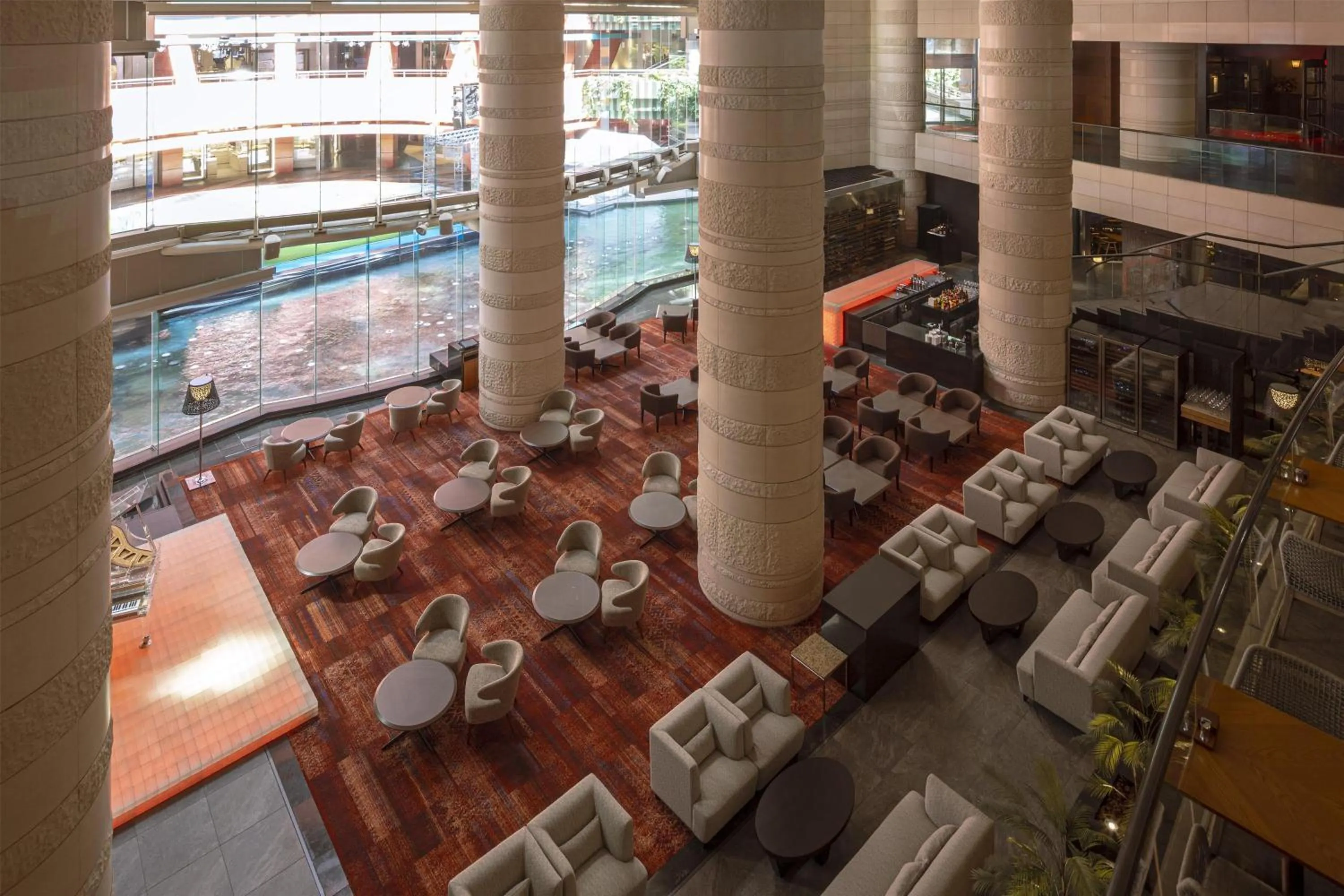 Lounge or bar in Grand Hyatt Fukuoka