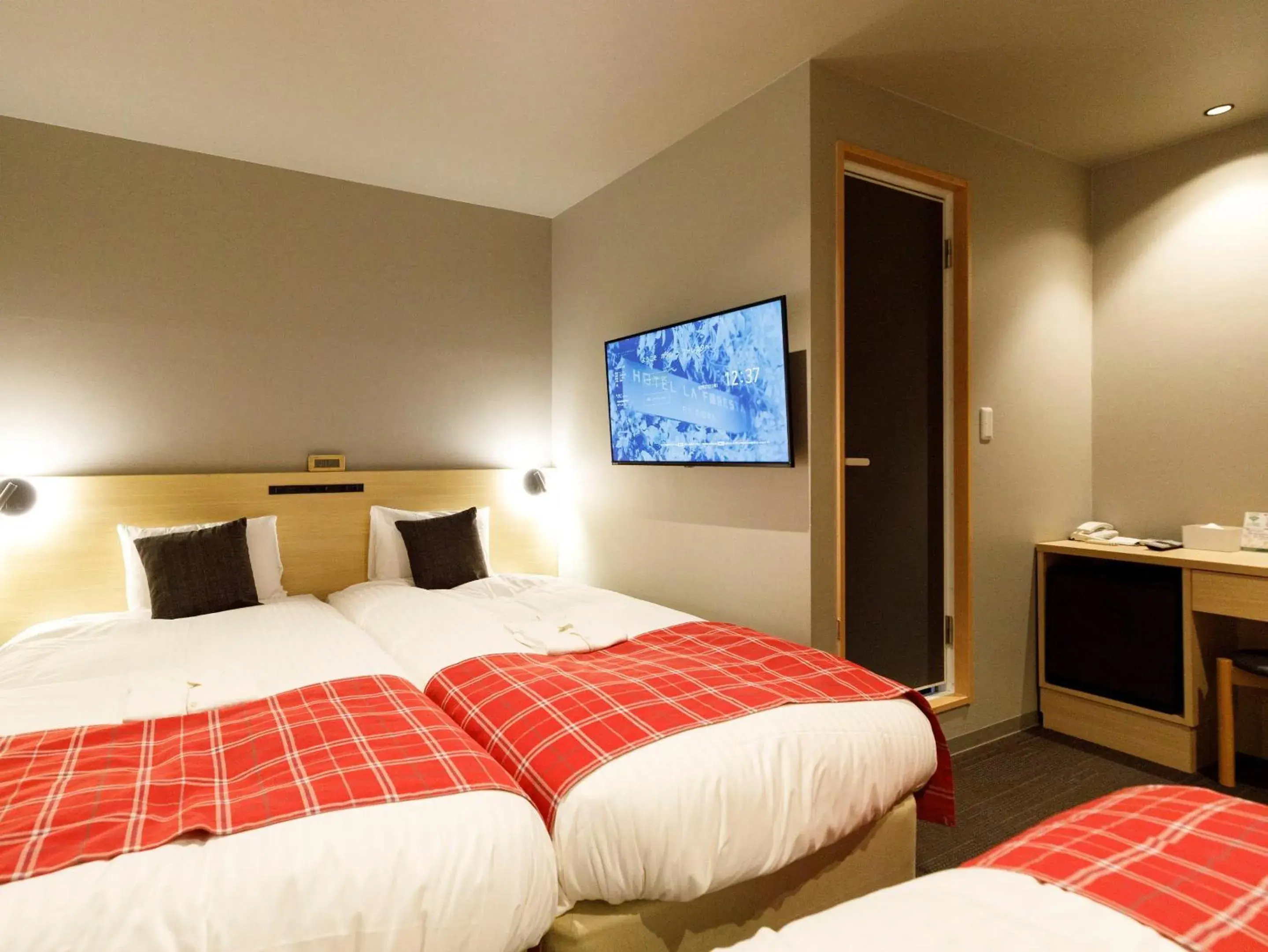 Hollywood Twin Room - Non-Smoking in Hotel La Foresta By Rigna Hollywood Twin Room - Non-Smoking in Hotel La Foresta By Rigna