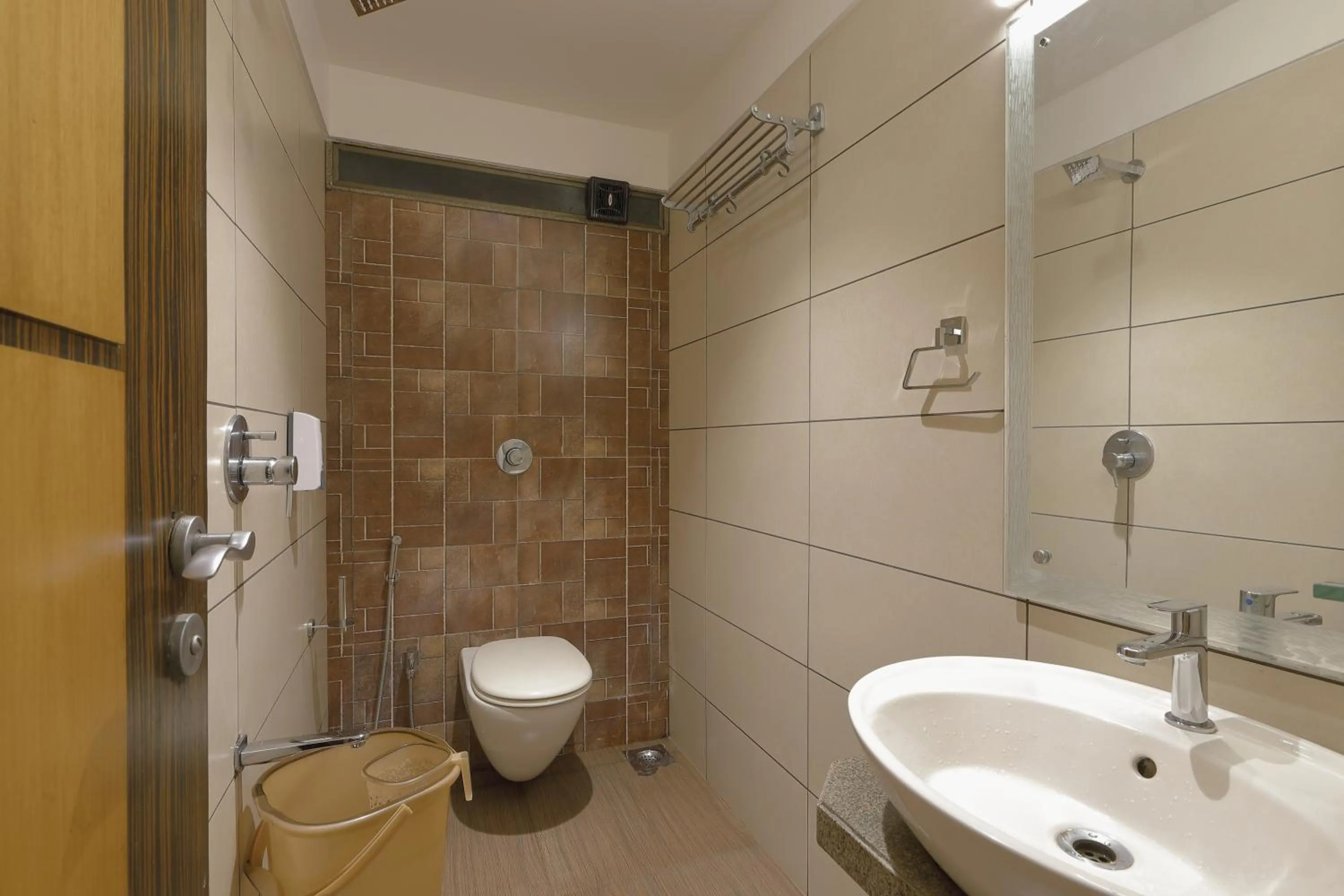 Bathroom in Hotel Ariana Residency