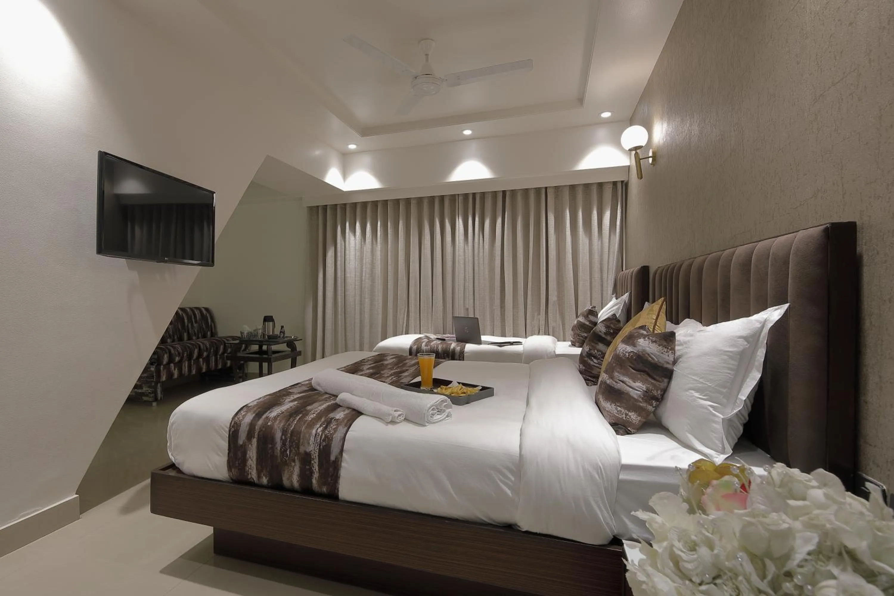 Bed in Hotel Ariana Residency