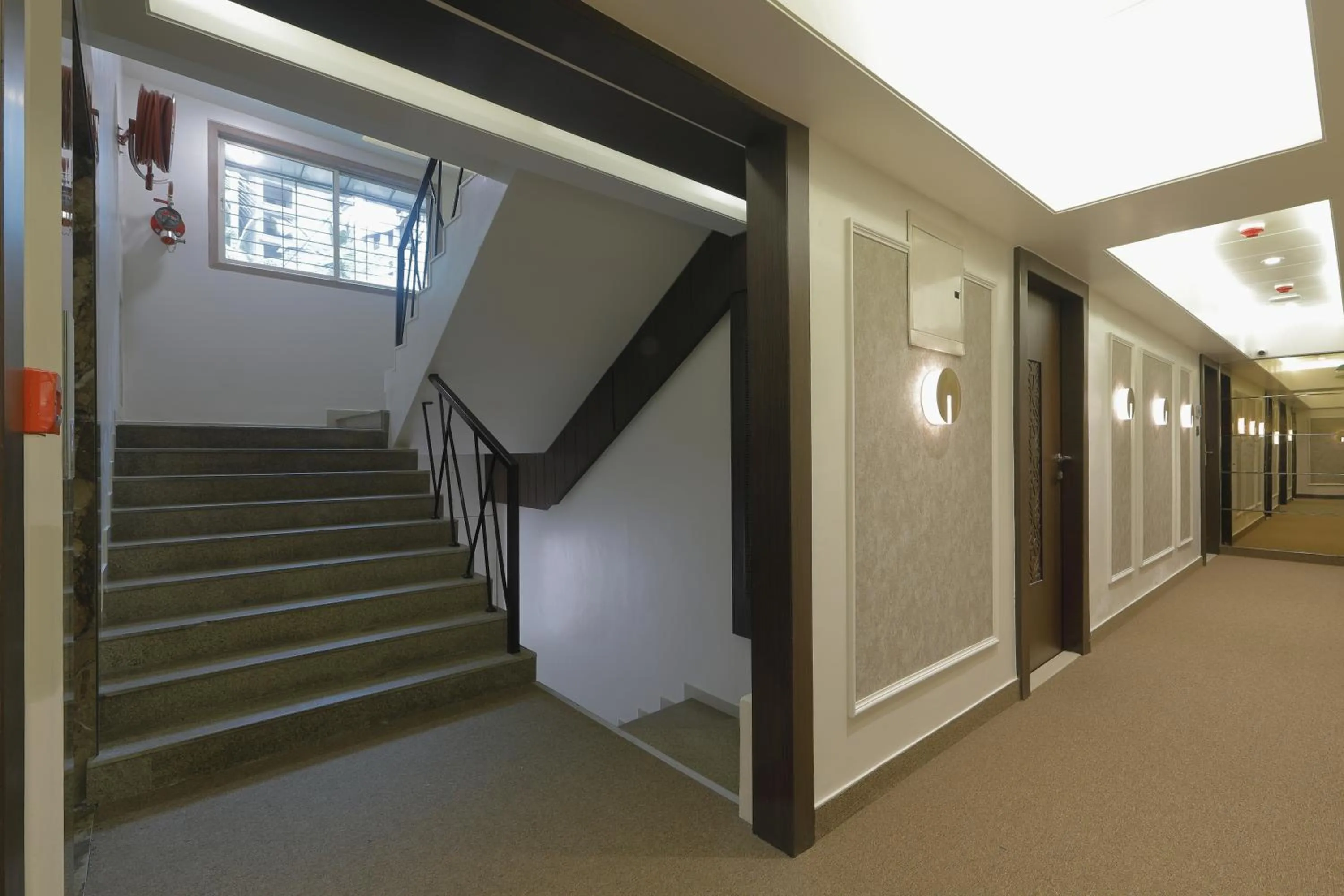 Area and facilities in Hotel Ariana Residency