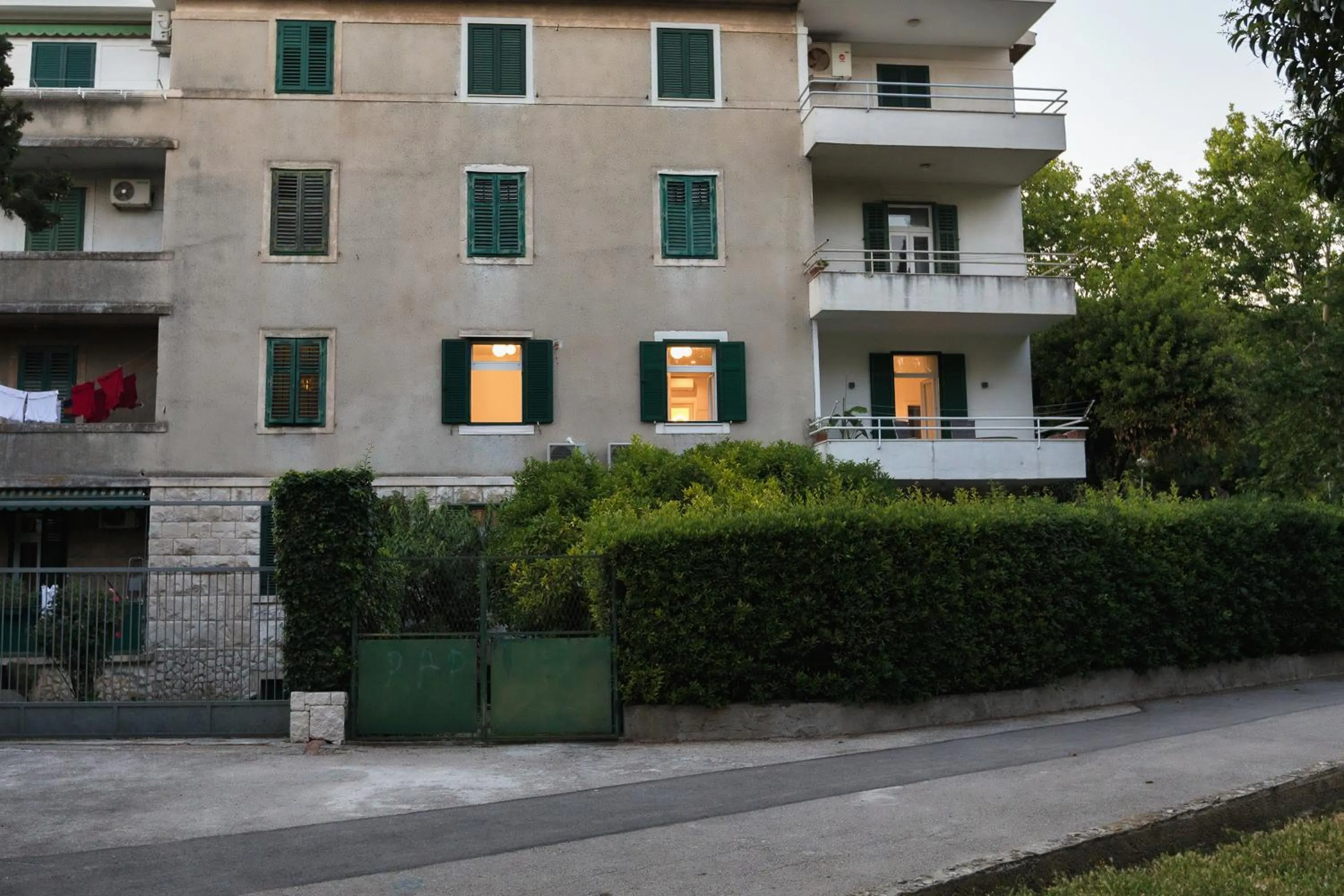 Property building in Green Park Luxury Rooms
