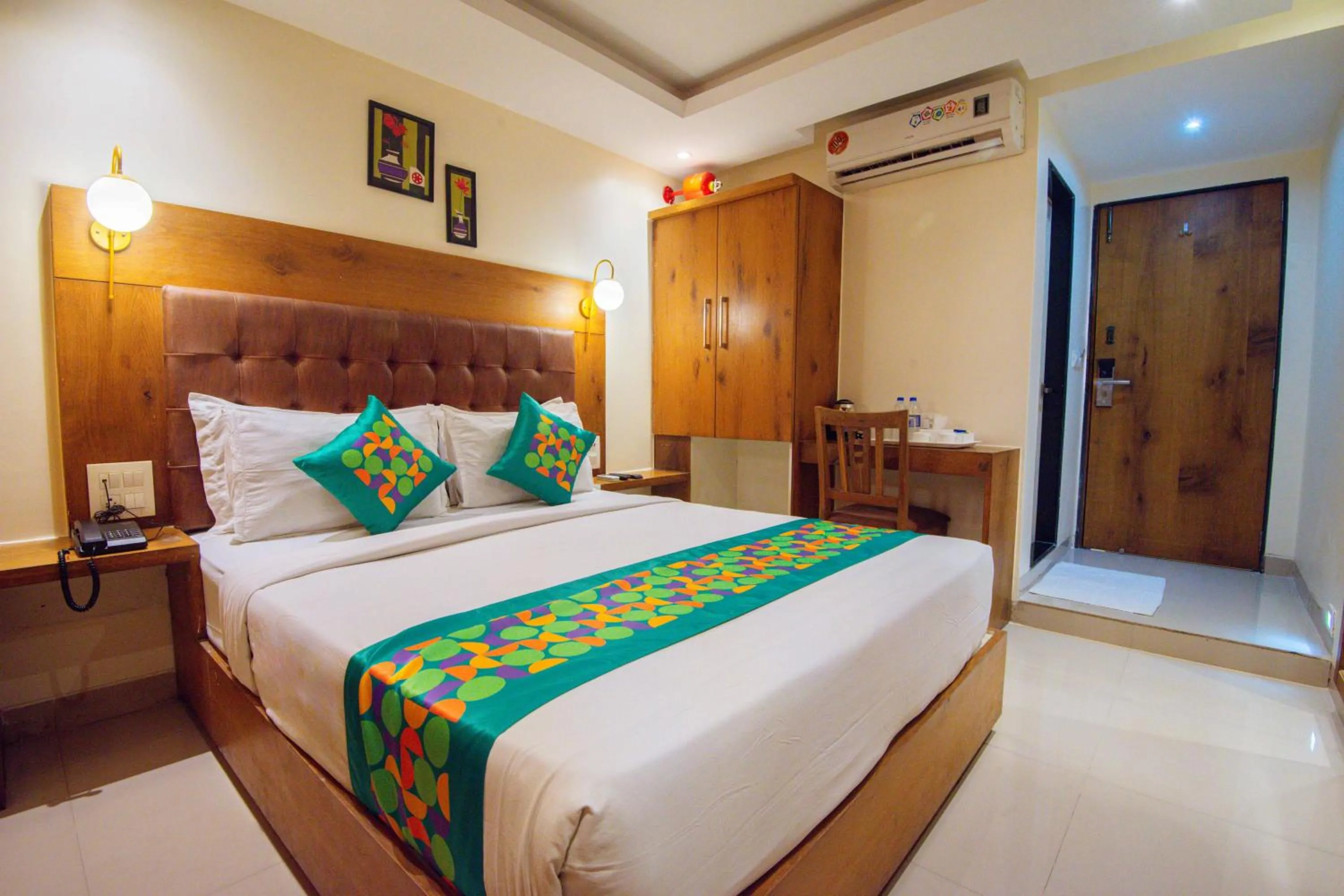 Bedroom, Bed in Treebo Anam International