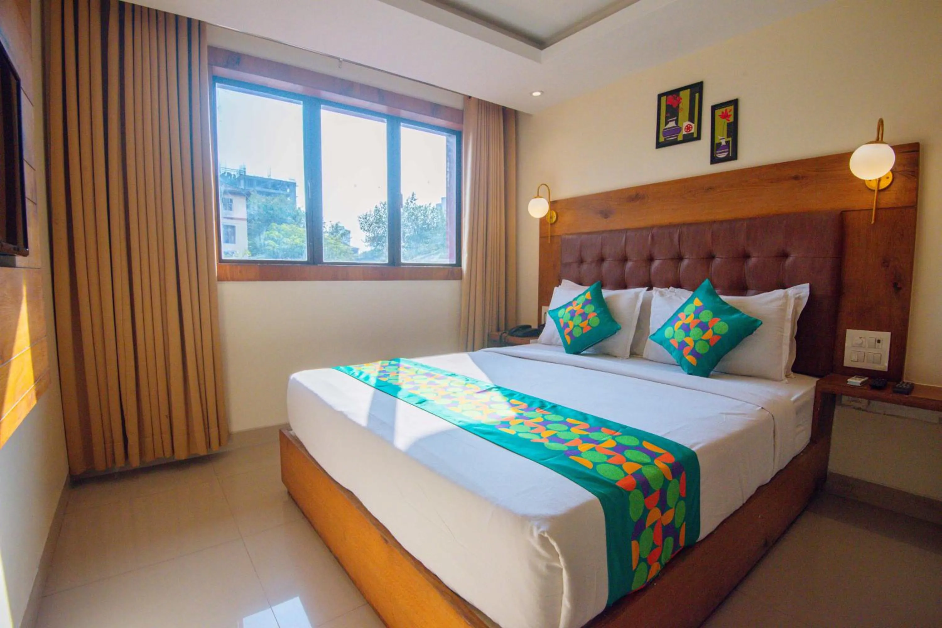 Bedroom, Bed in Treebo Anam International