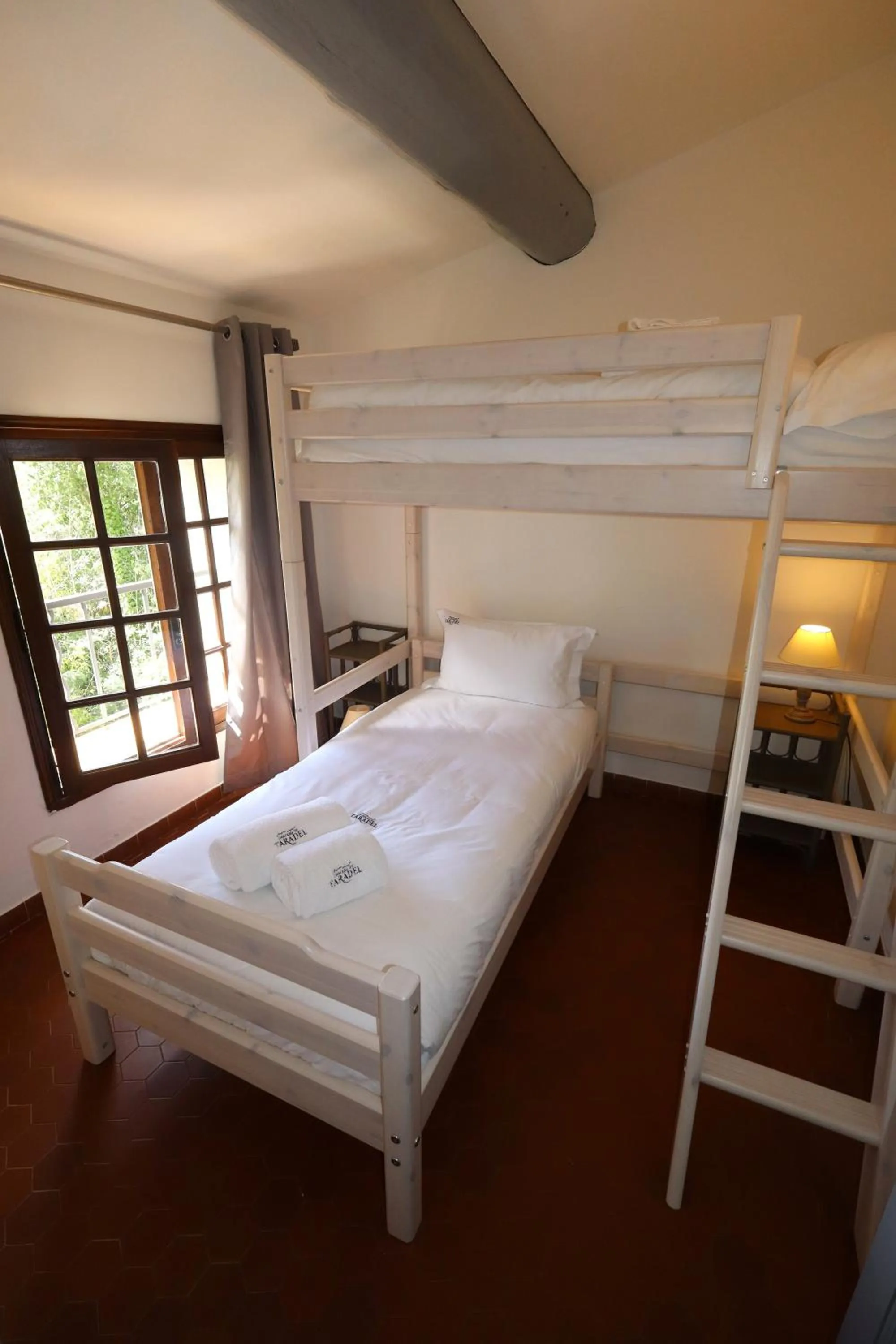 Bed in Château de Taradel