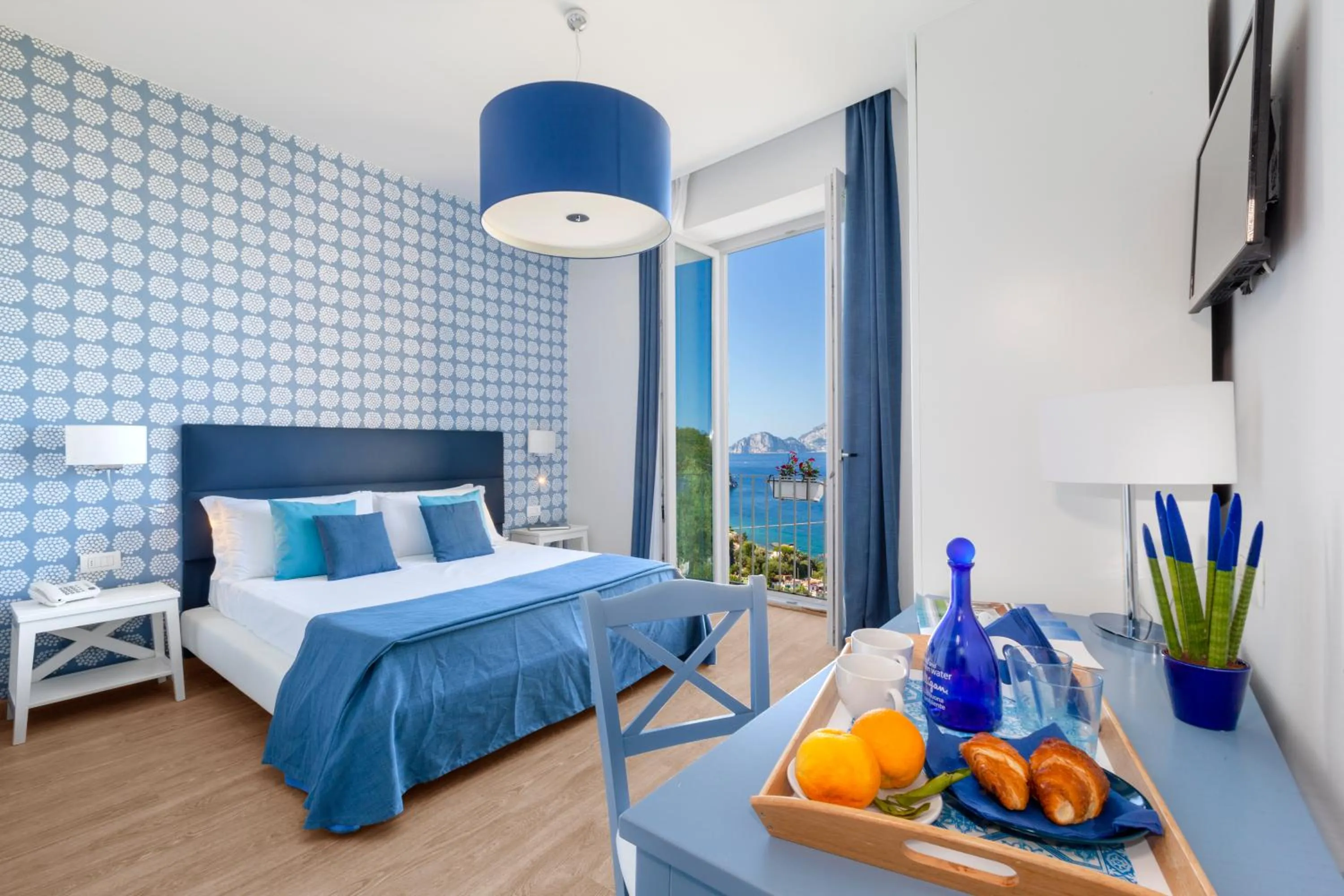 Bedroom, Bed in Hotel Vista di Capri