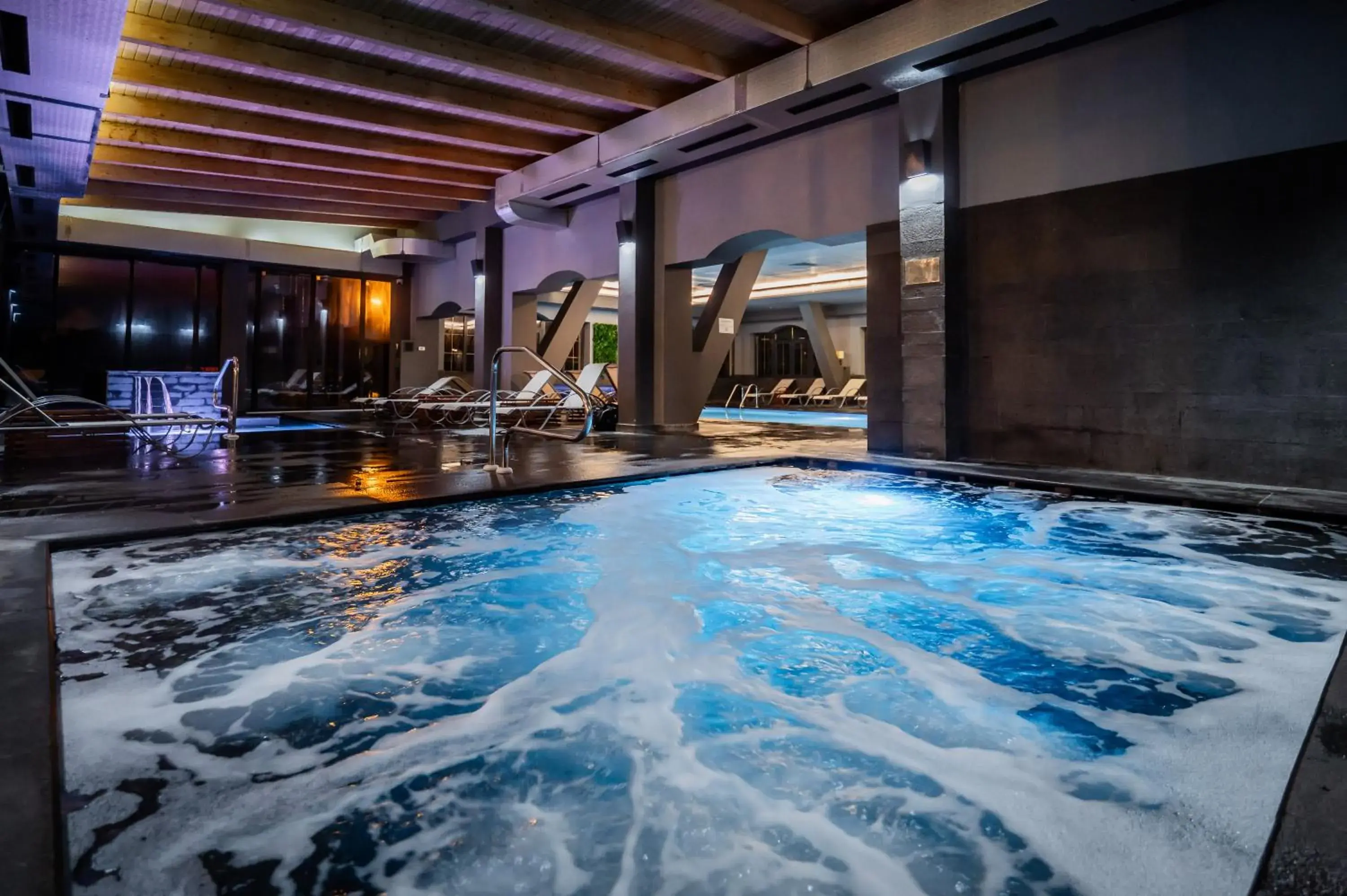 Swimming pool in Q Chalet Swimming pool in Q Chalet