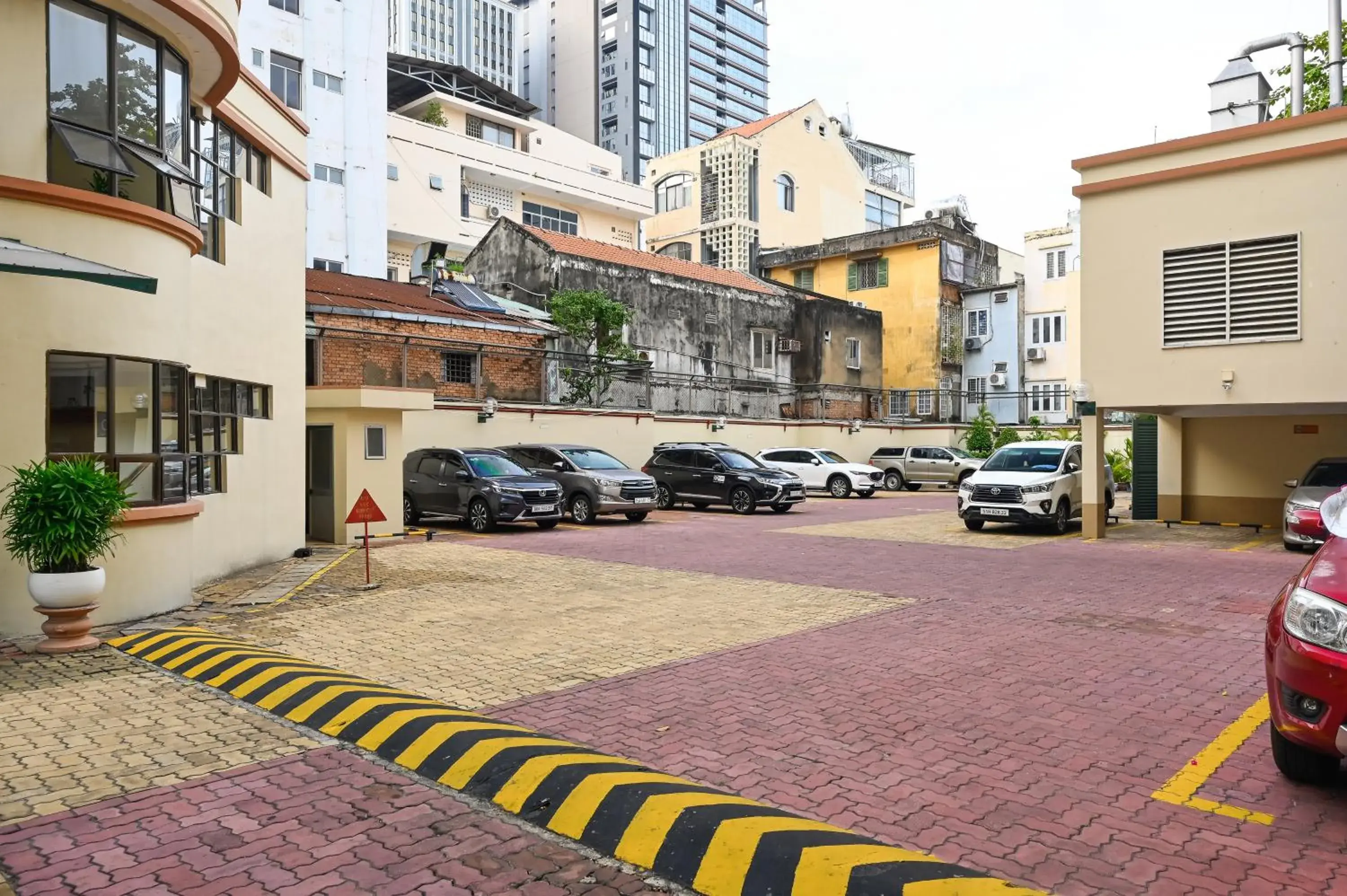 Parking in Cityview Serviced Apartment & Hotel Ho Chi Minh City Parking in Cityview Serviced Apartment & Hotel Ho Chi Minh City