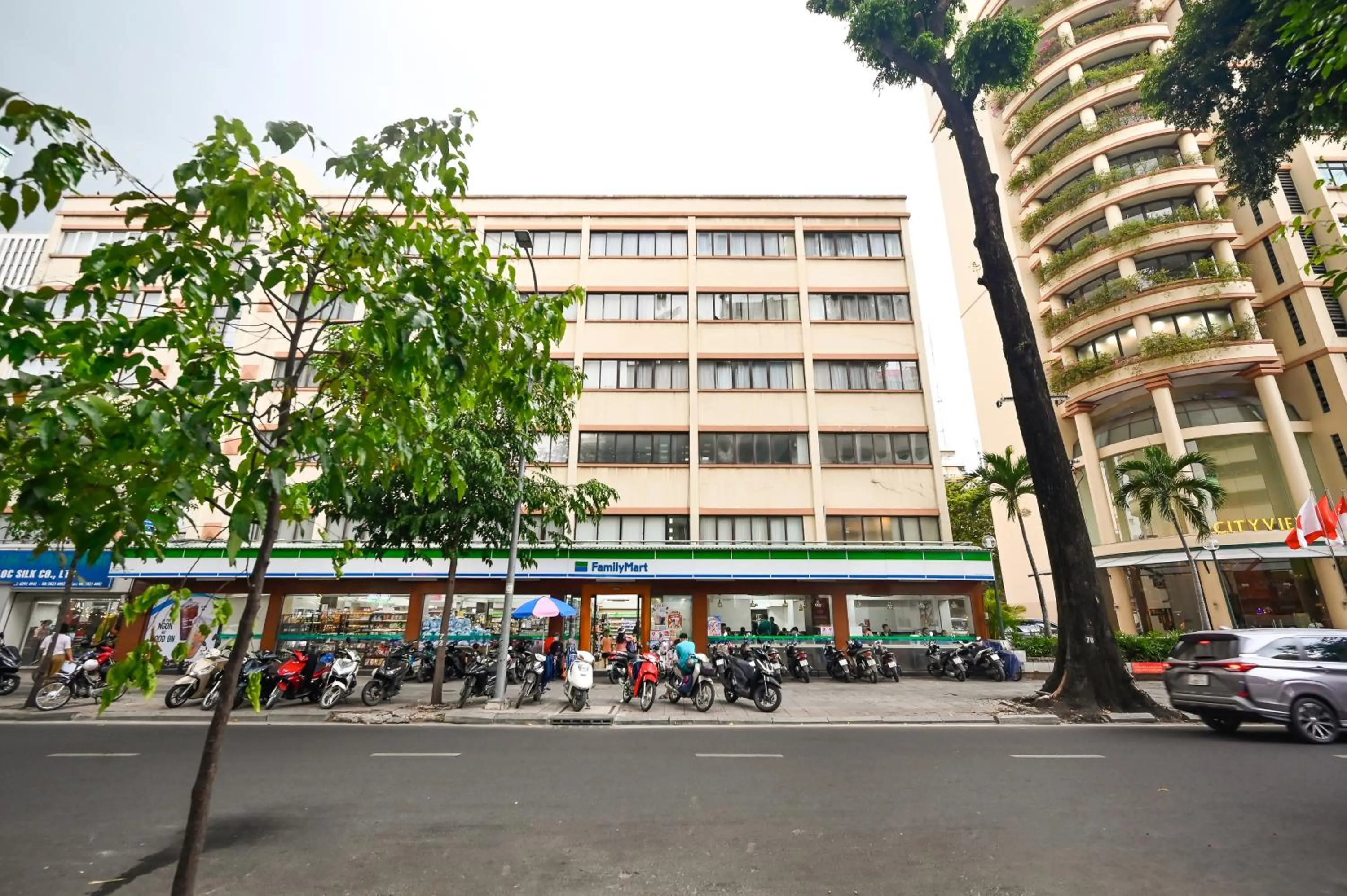 Supermarket/grocery shop in Cityview Serviced Apartment & Hotel Ho Chi Minh City