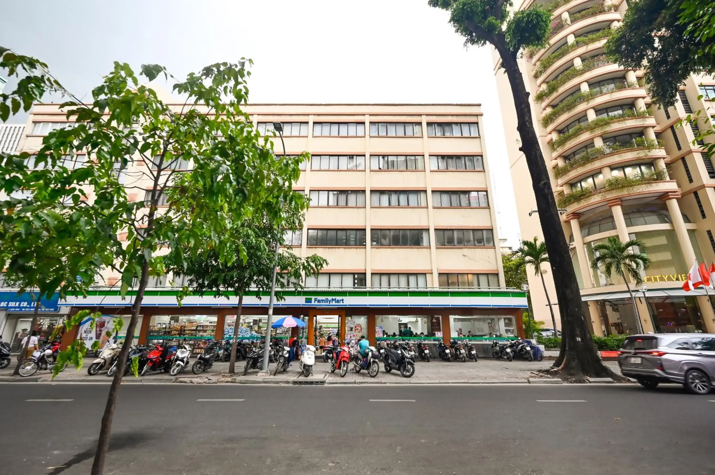 Supermarket/grocery shop in Cityview Serviced Apartment & Hotel Ho Chi Minh City Supermarket/grocery shop in Cityview Serviced Apartment & Hotel Ho Chi Minh City