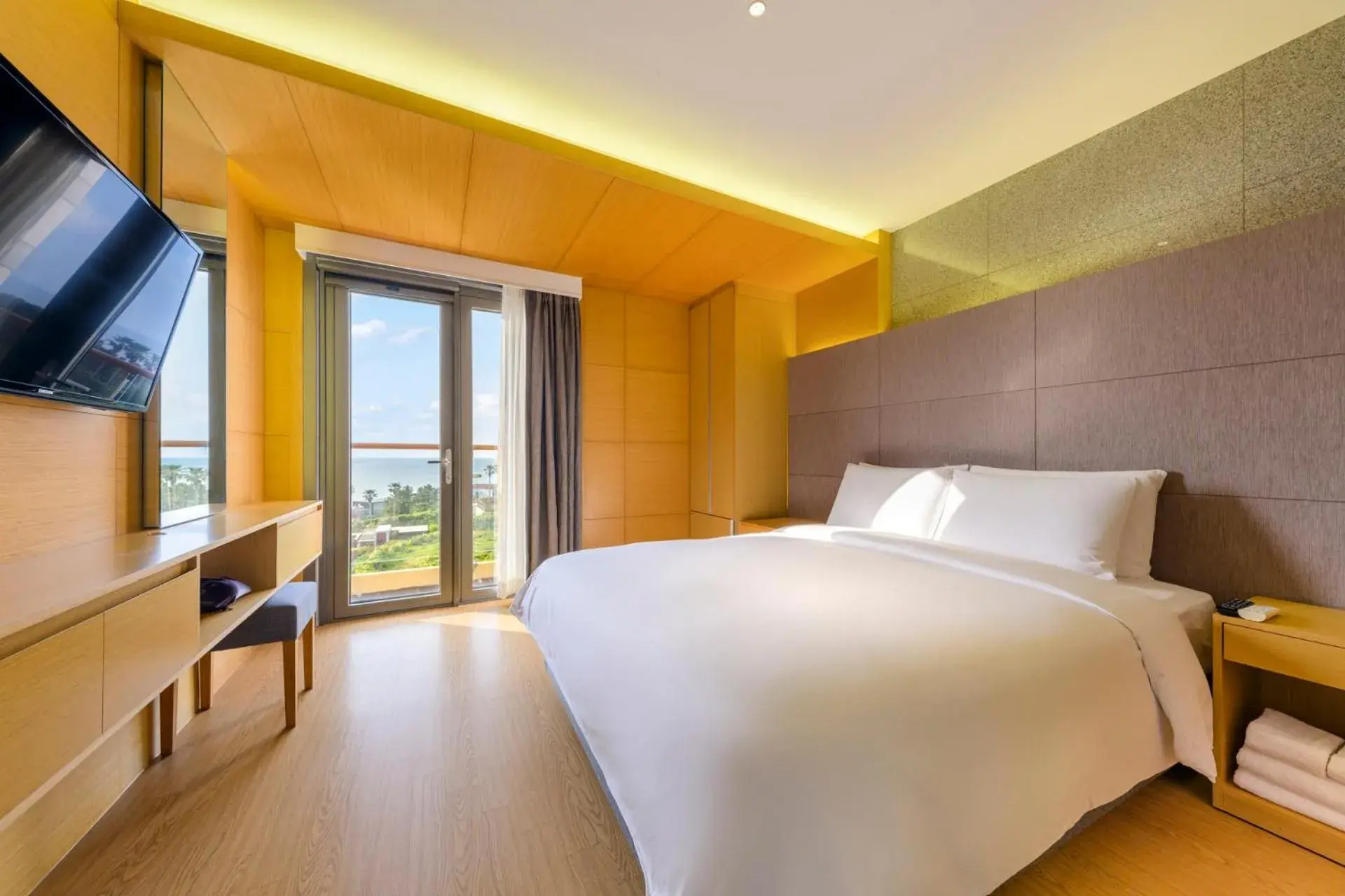 Bedroom, Bed in STANFORD Hotel & Resort Jeju Bedroom, Bed in STANFORD Hotel & Resort Jeju