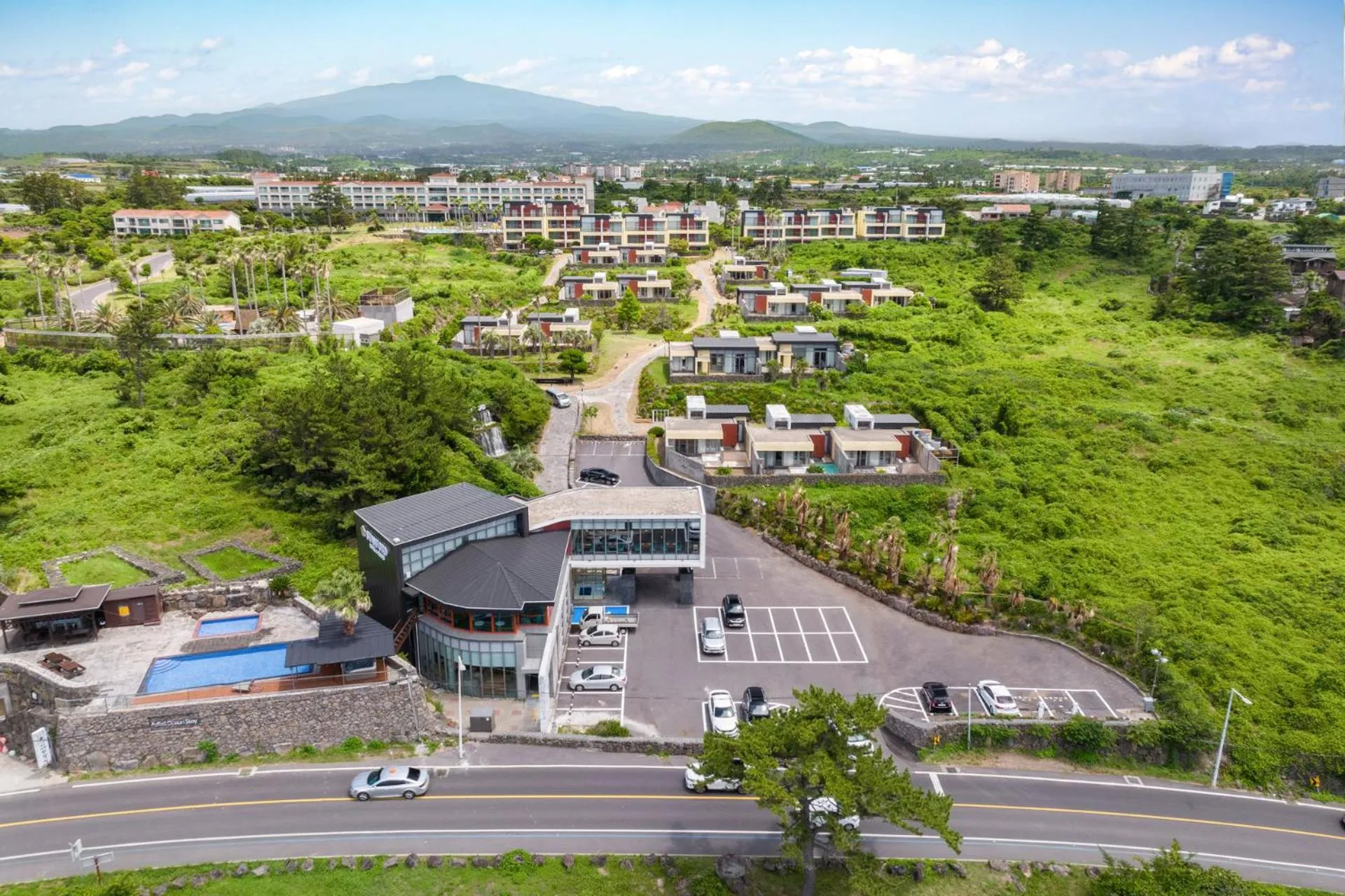 Property building in STANFORD Hotel & Resort Jeju