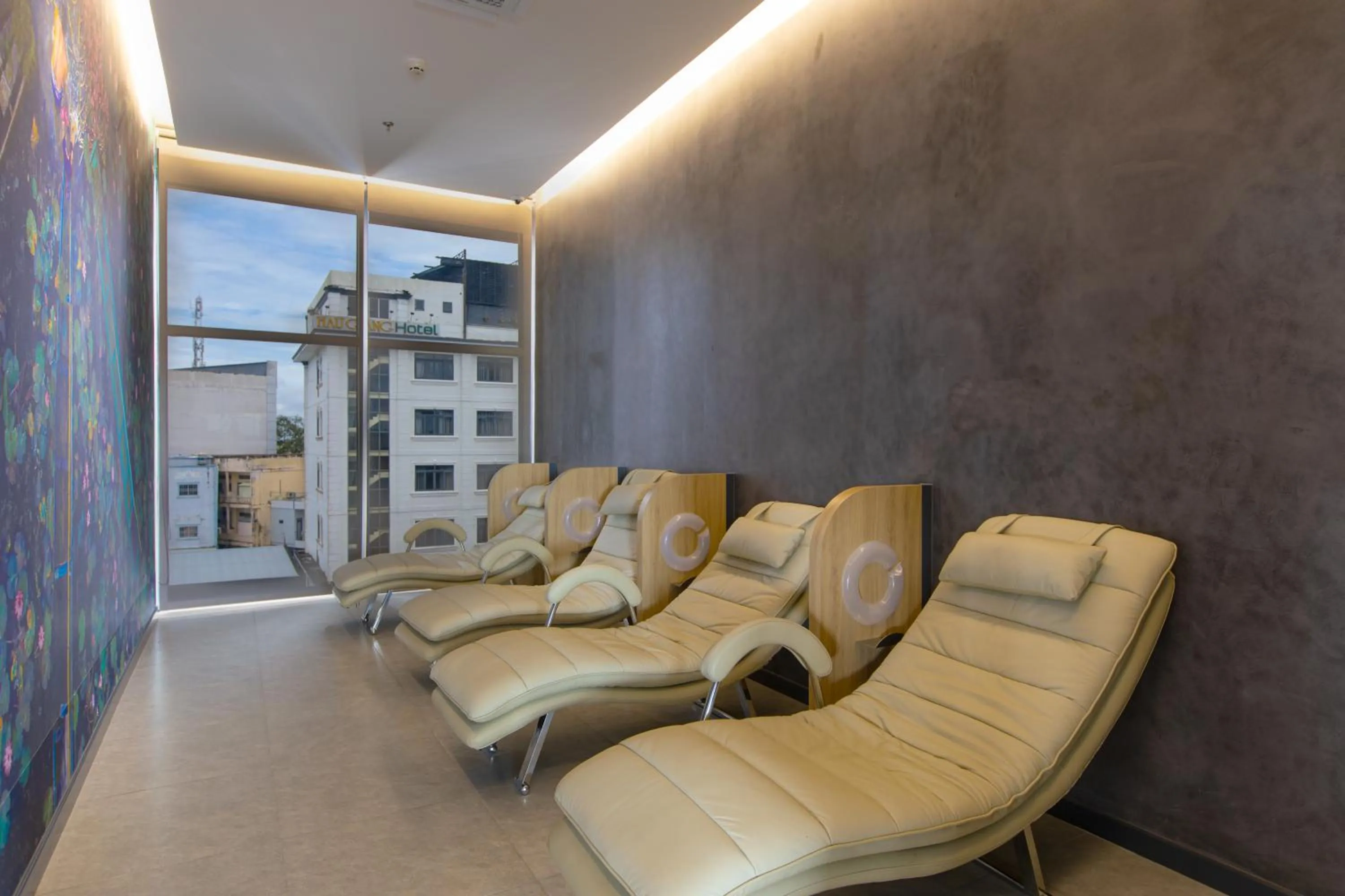 Seating area in SOJO Hotel Hau Giang