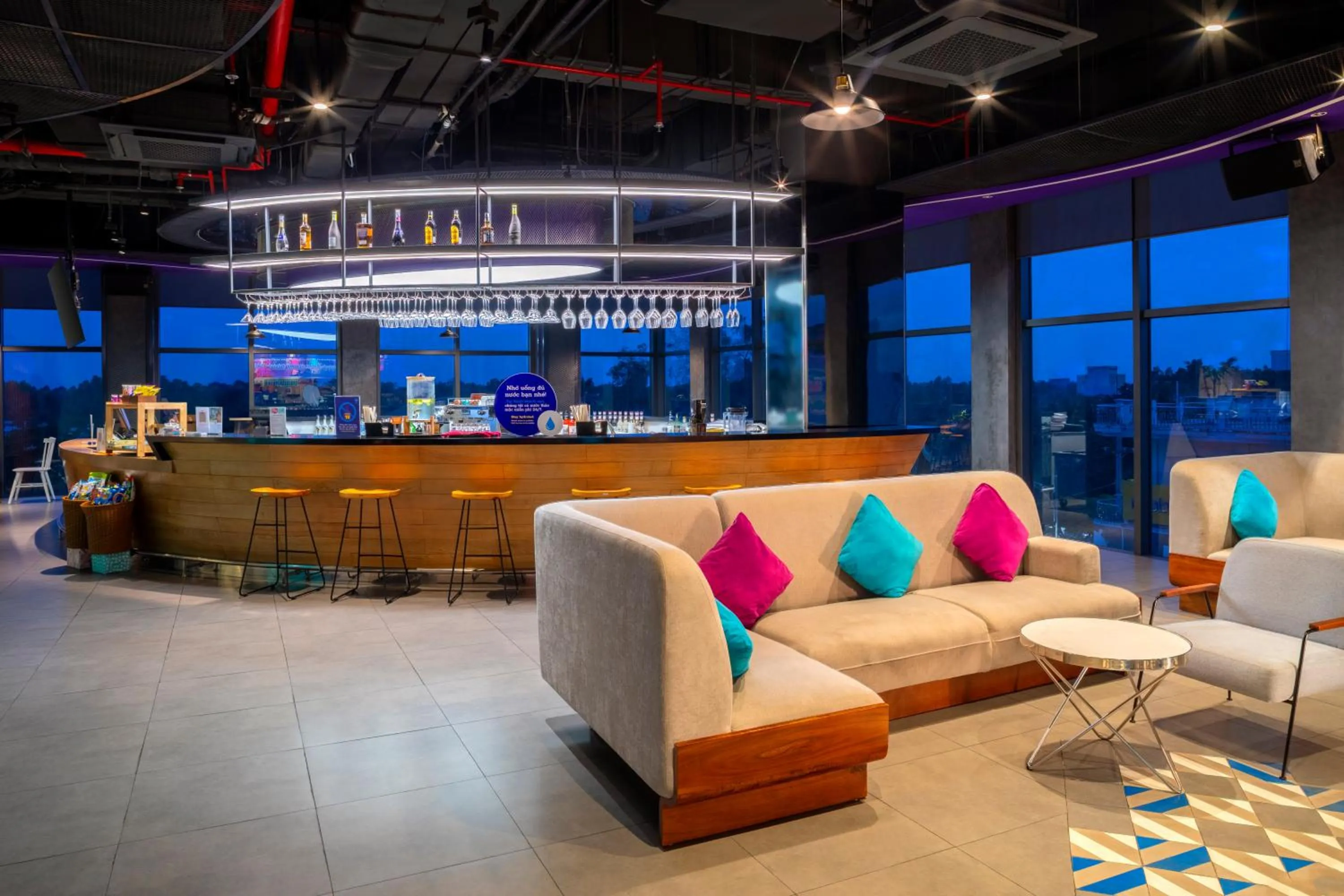 Lounge or bar in Tru by Hilton Hau Giang City Centre