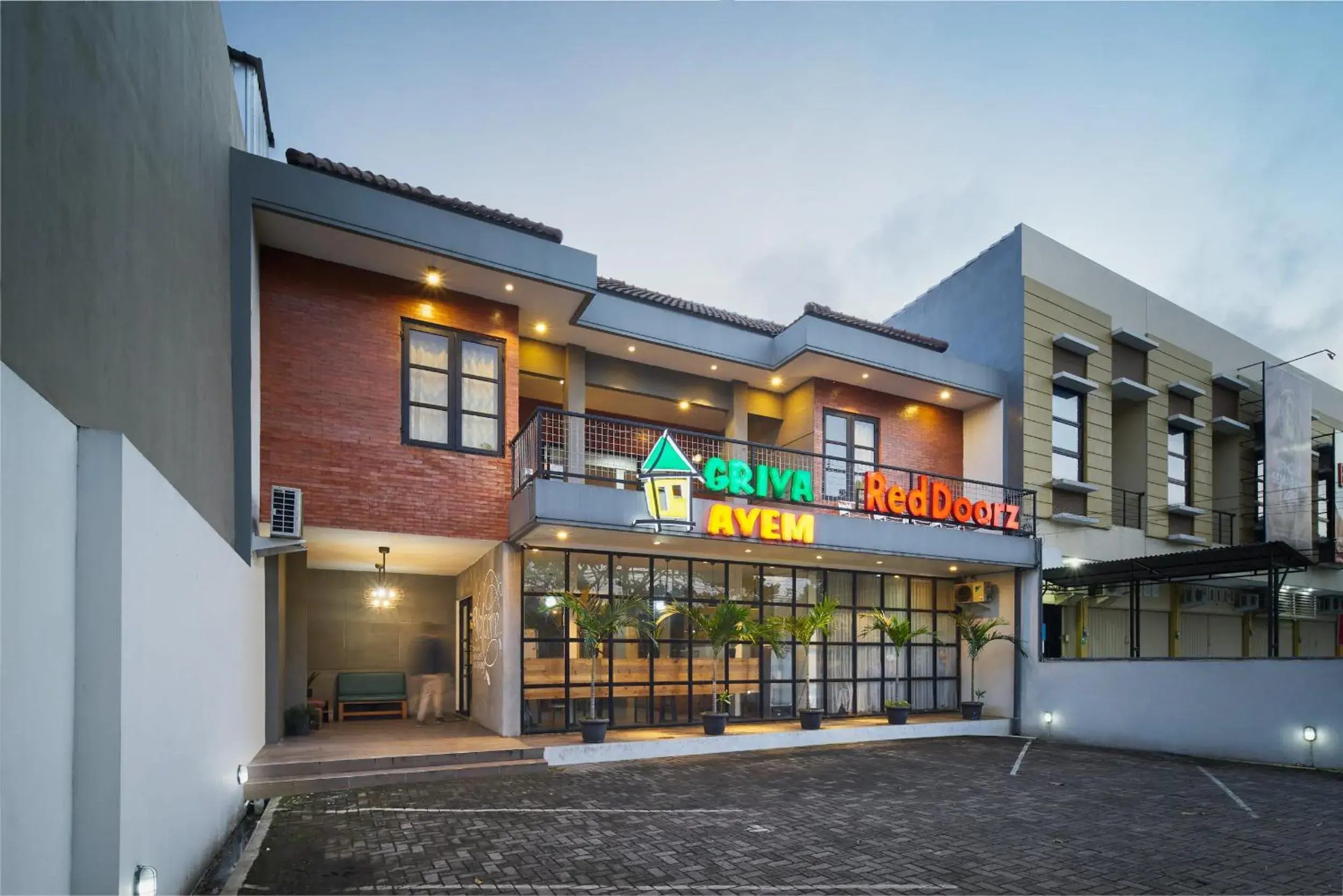 Property building in Comvee Property building in Comvee
