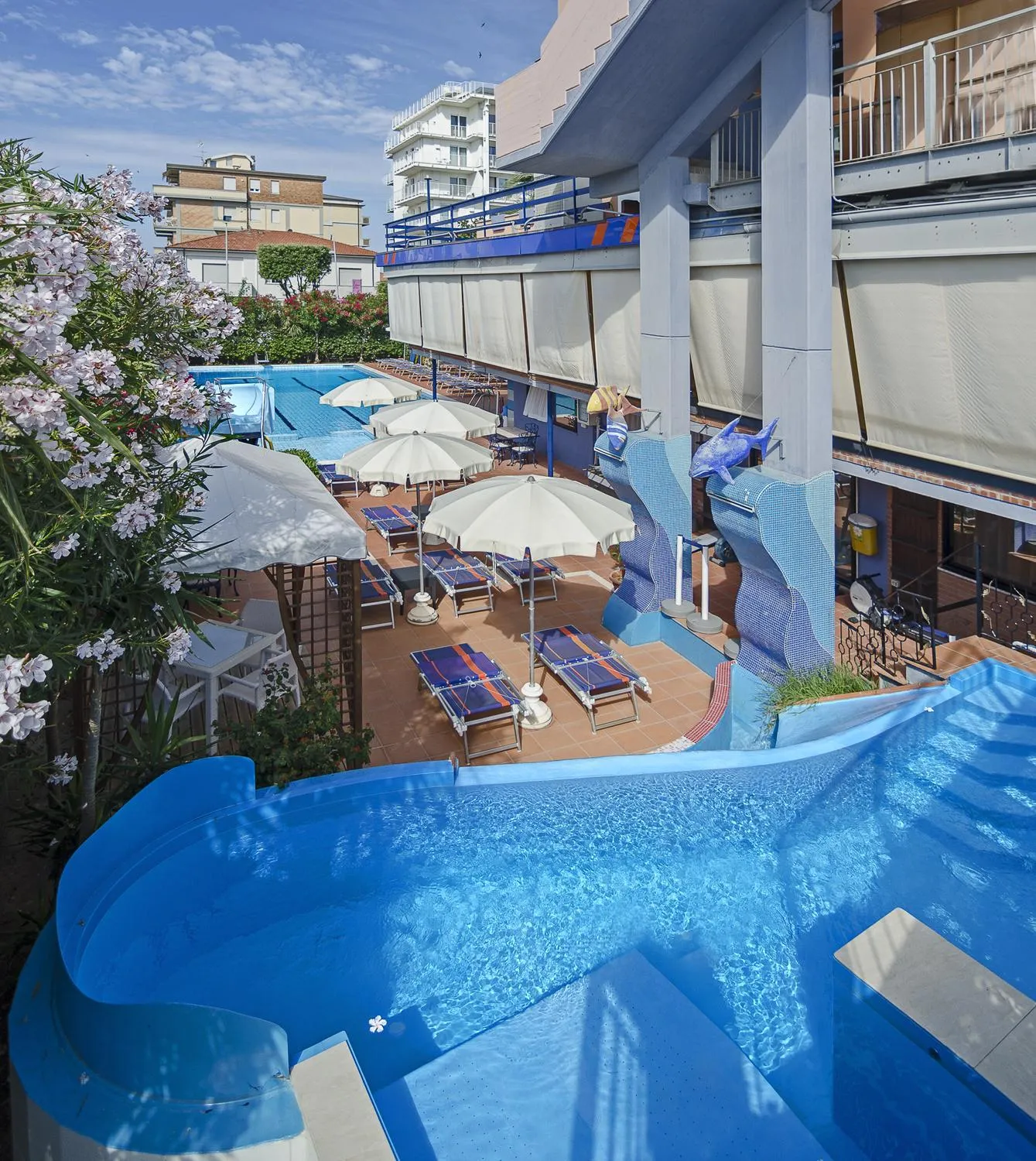 Swimming pool in Hotel Eur