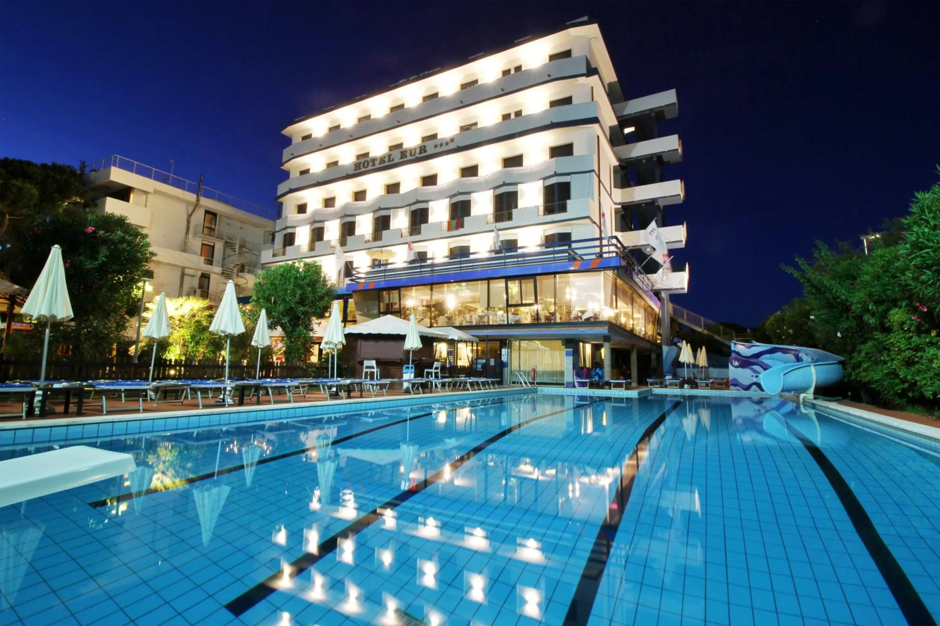 Swimming pool in Hotel Eur