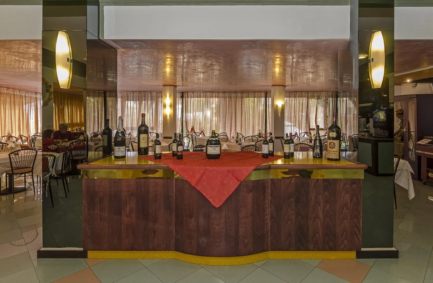 Restaurant/places to eat in Hotel Eur