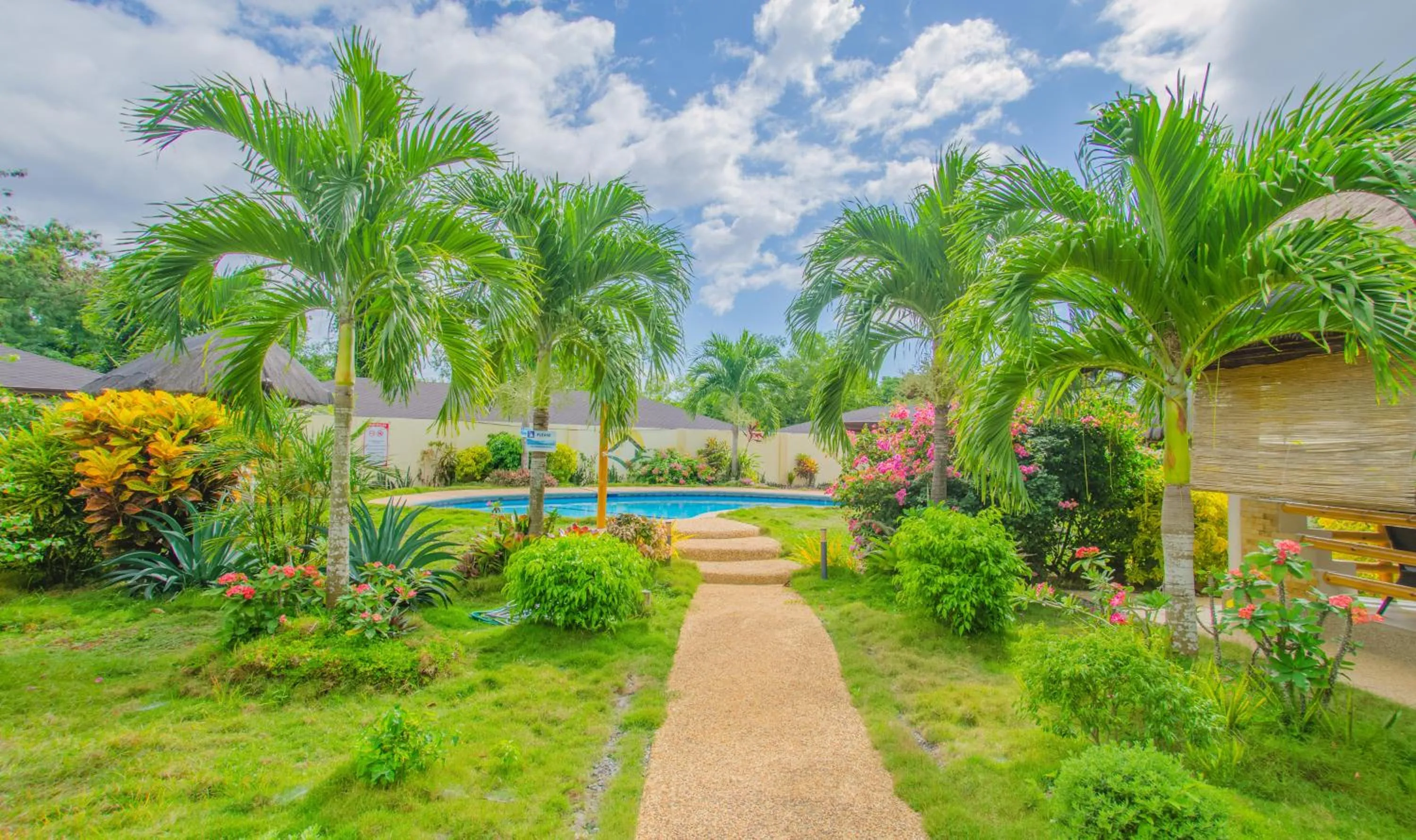 Swimming pool in Panglao Homes Resort & Villas