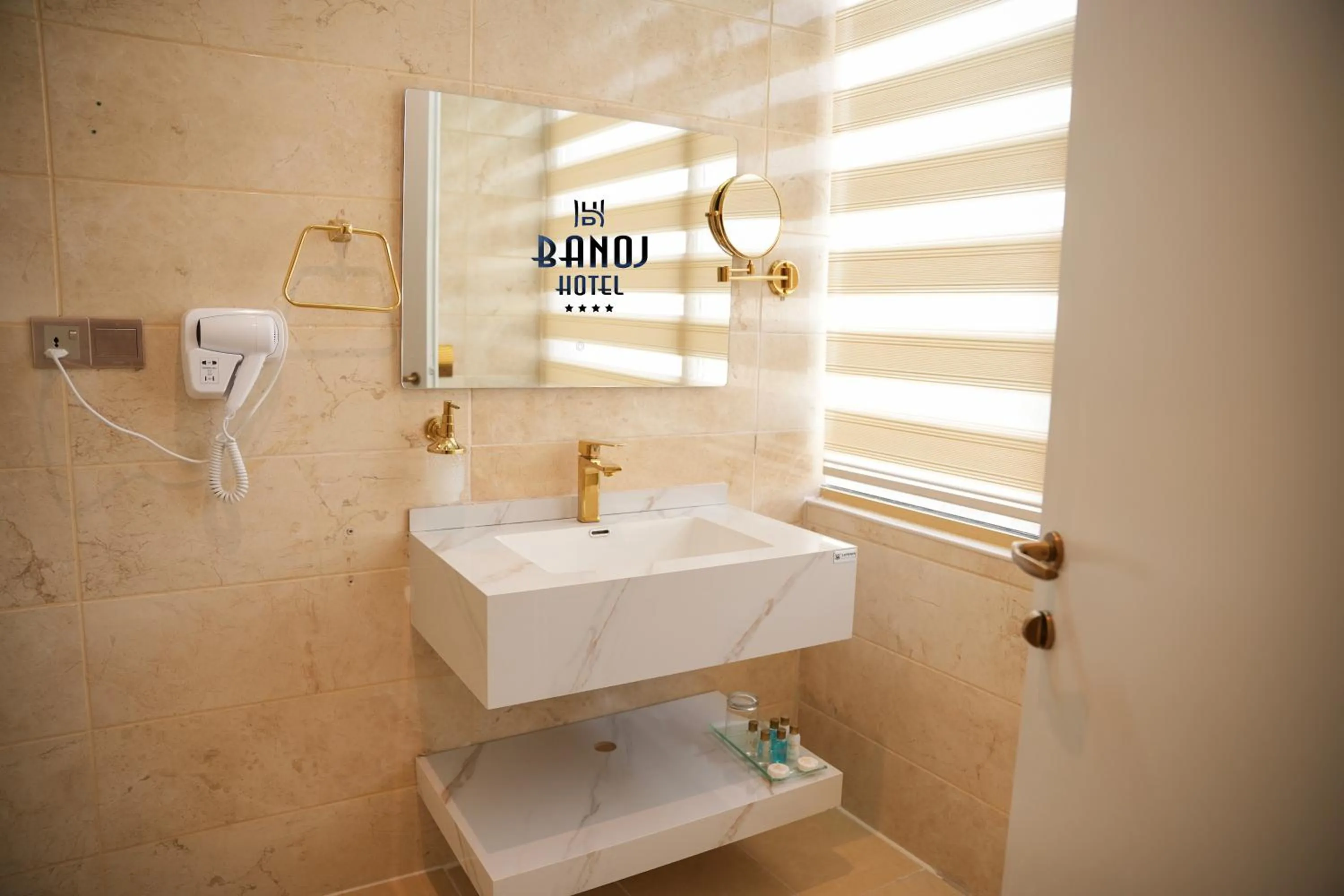 Bathroom in Banoj Hotel