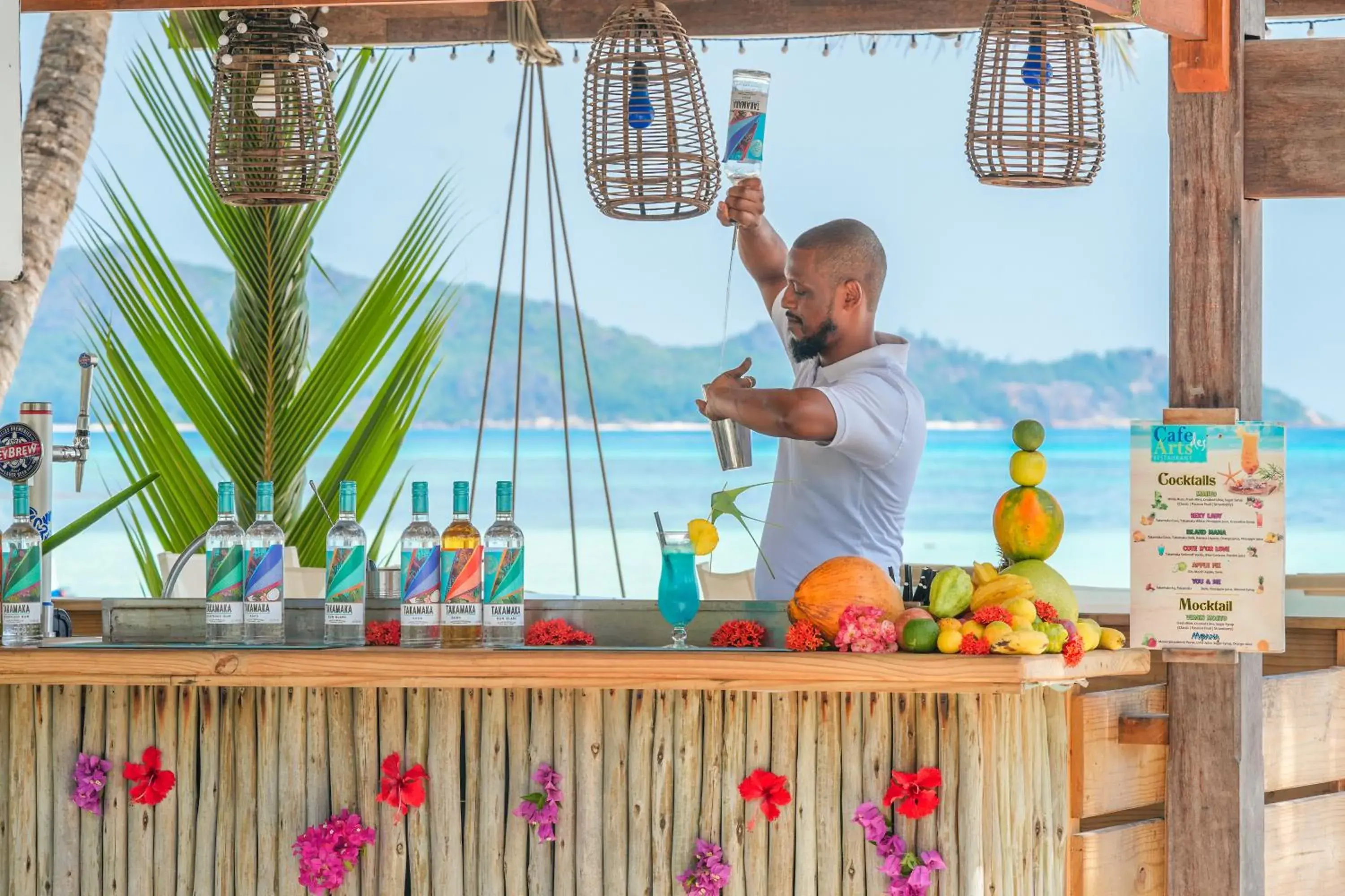 Lounge or bar in Hotel Le Duc de Praslin Lounge or bar in Hotel Le Duc de Praslin