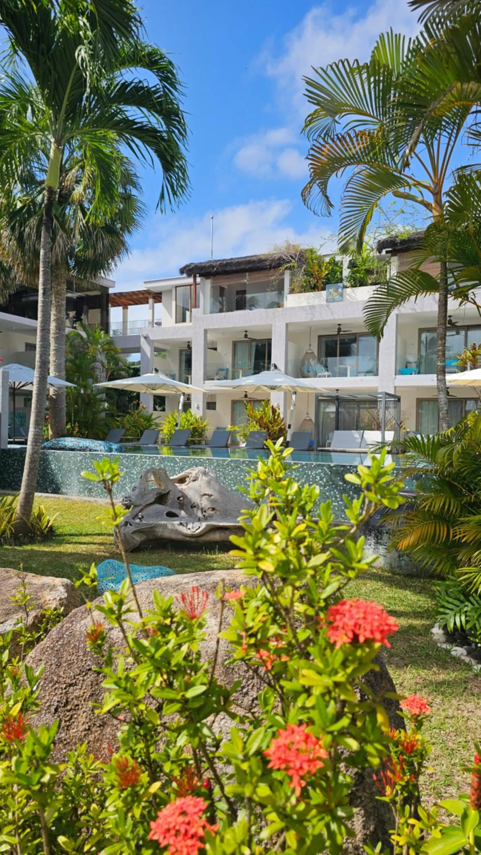 Property building in Hotel Le Duc de Praslin