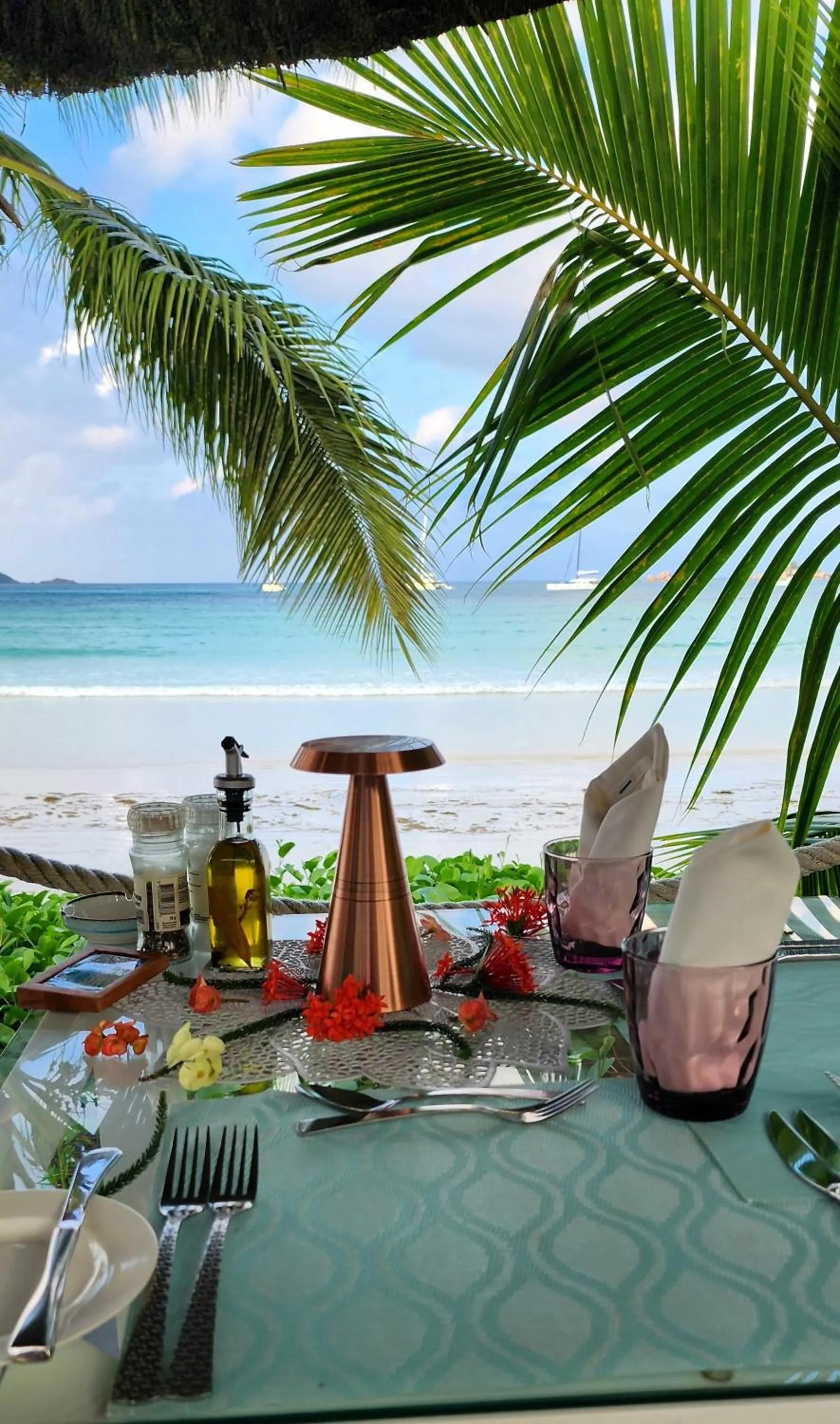 Food and drinks in Hotel Le Duc de Praslin