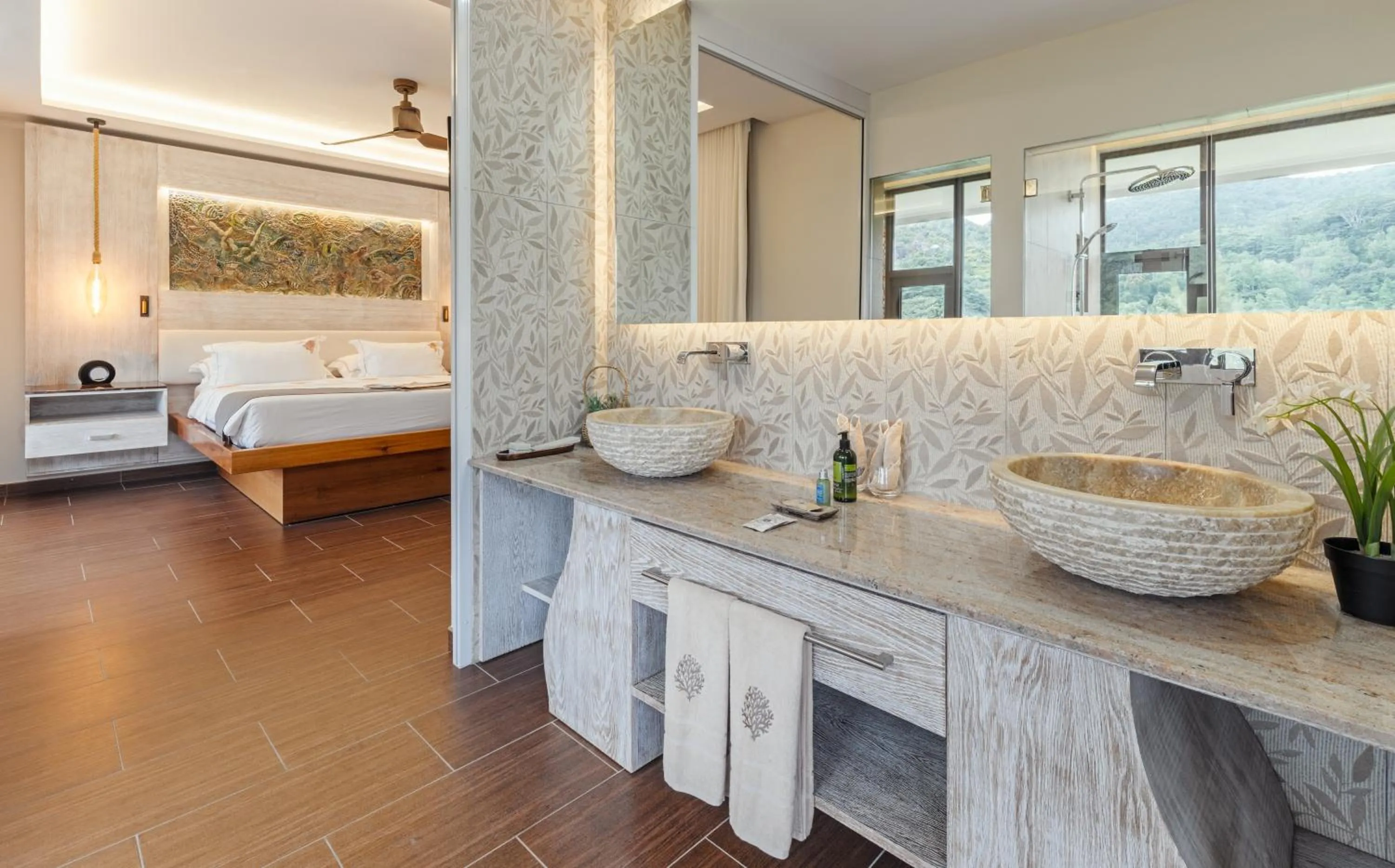 Bed in Hotel Le Duc de Praslin