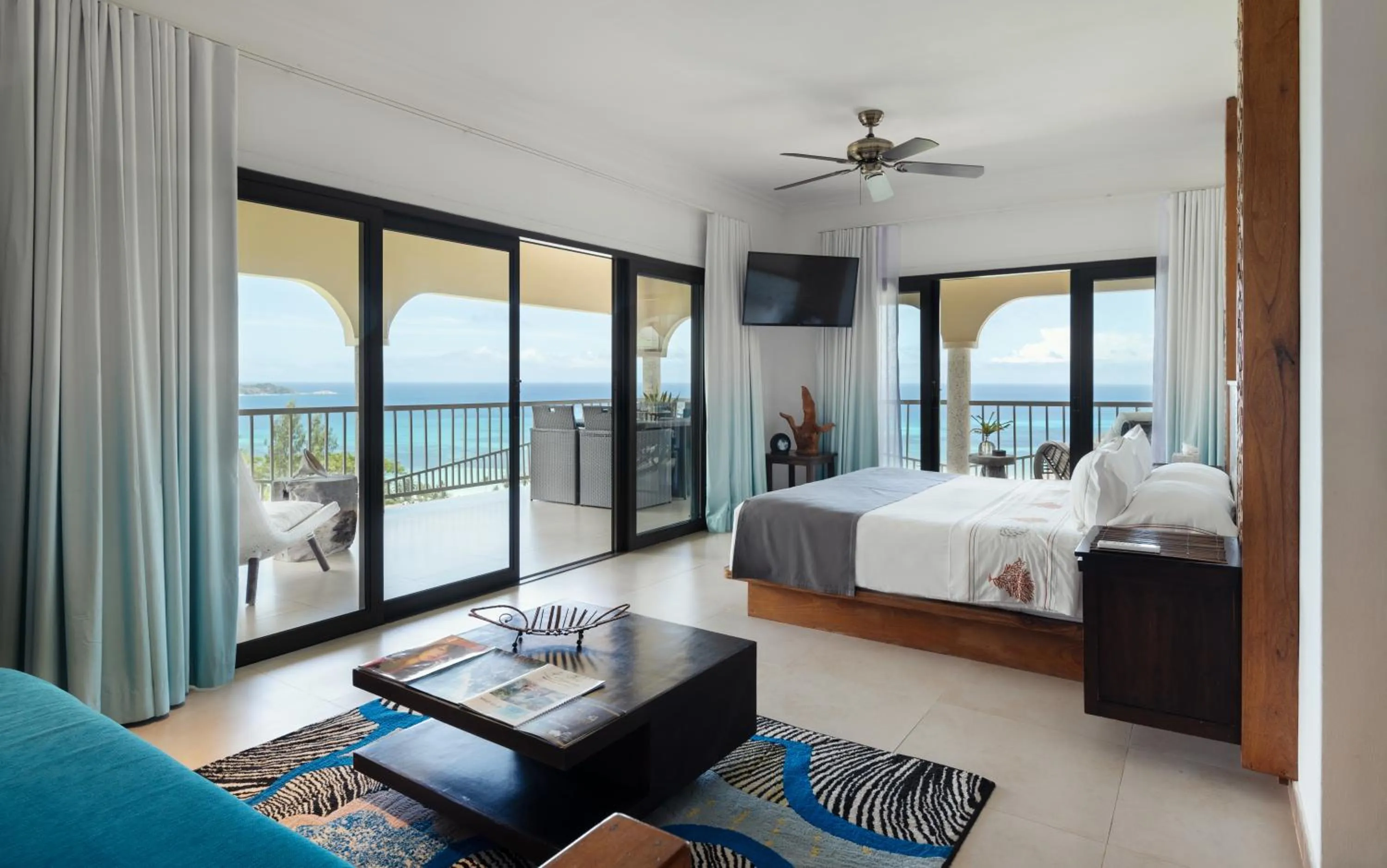 Bedroom, Bed in Hotel Le Duc de Praslin