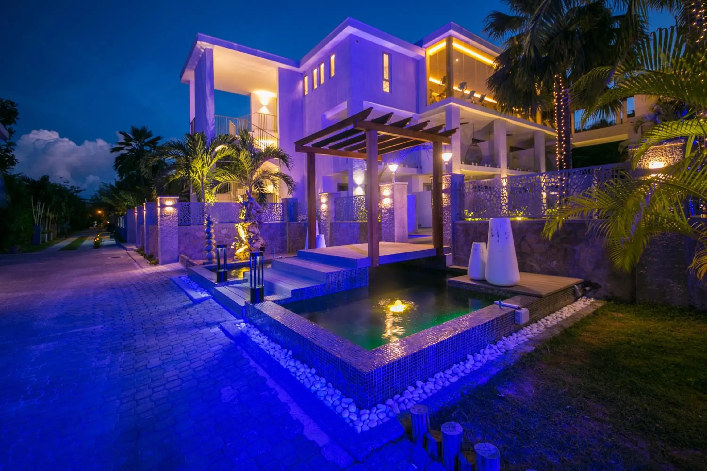 Property building in Hotel Le Duc de Praslin Property building in Hotel Le Duc de Praslin