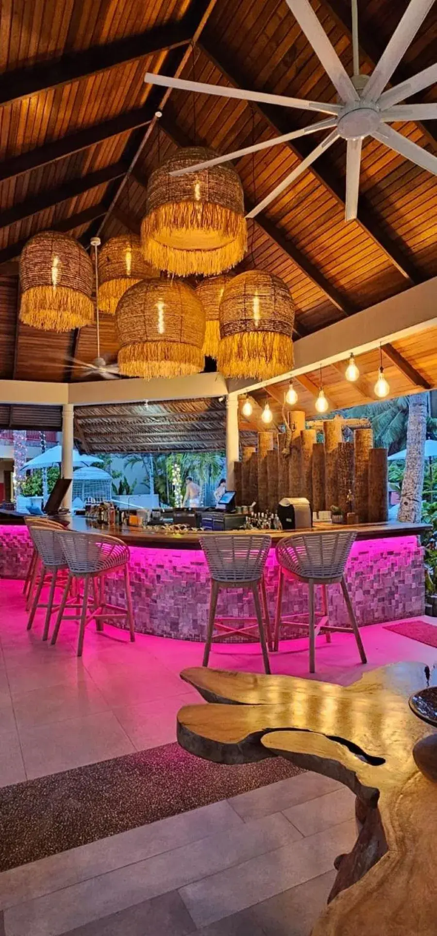 Lounge or bar in Hotel Le Duc de Praslin Lounge or bar in Hotel Le Duc de Praslin